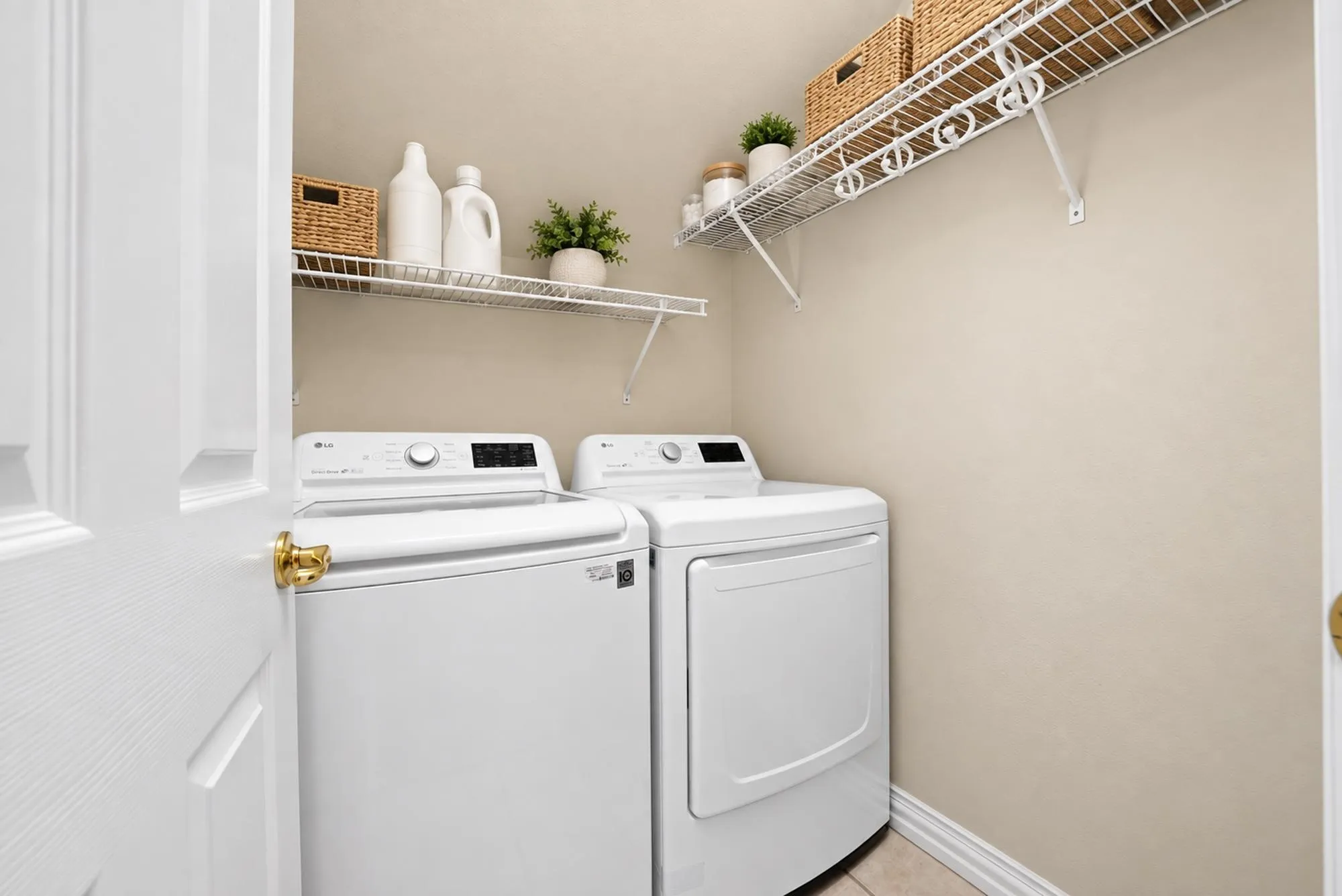 Townhouse For Sale in Dallas County , 1607 Masters Drive, De Soto, Texas 75115, 3 Bedroom, 2 Bathroom, 2 Garage spaces, 1,846 Sqft, built in 1998, mls#21398021, Real Estate Agent in De Soto, Homes For Sale in Dallas county, Homes For Sale in De Soto, Realtor in De Soto Texas, Real Estate Brokerage Independent Realty Texas, Luminita Cordes Realtor
