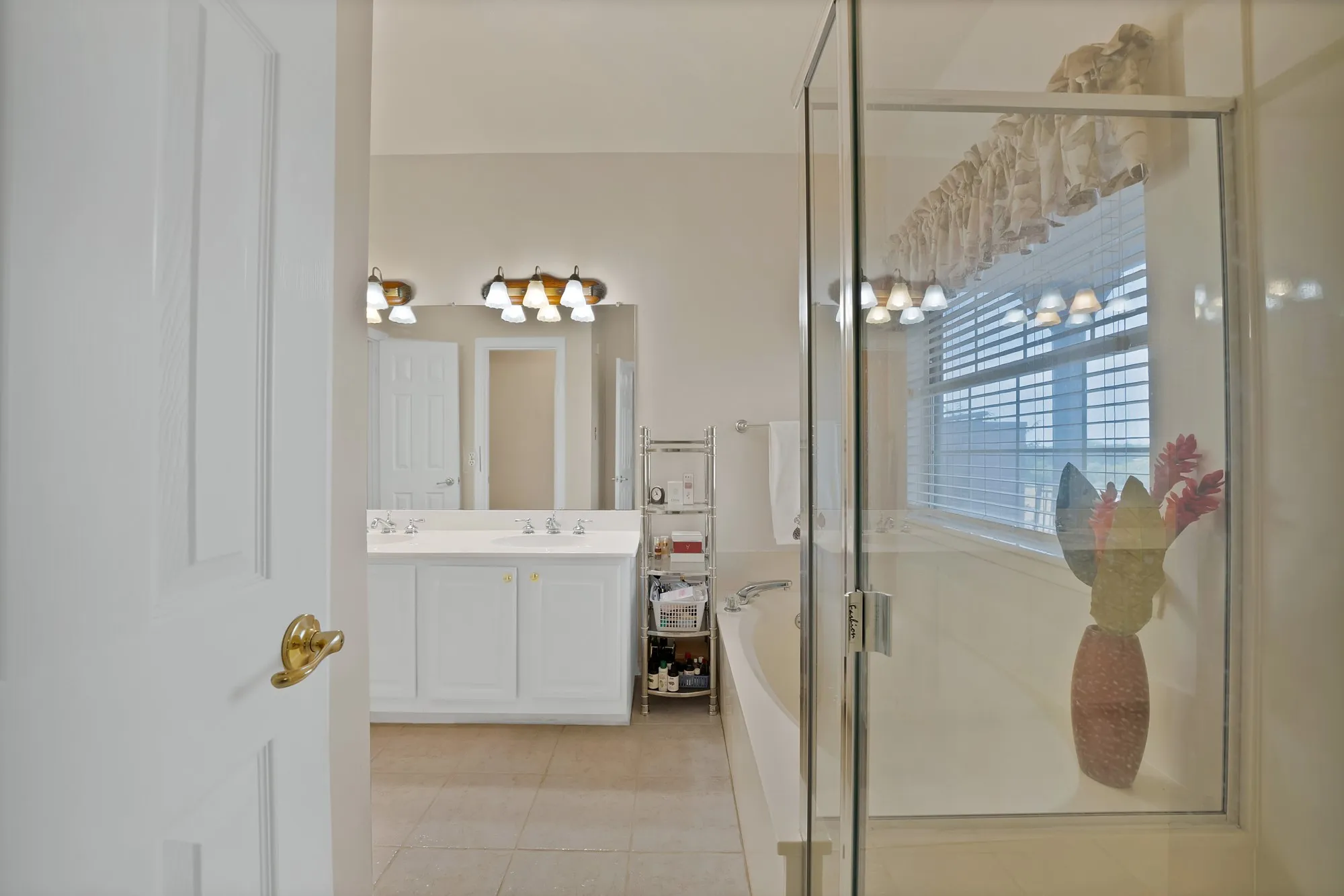 Townhouse For Sale in Dallas County , 1607 Masters Drive, De Soto, Texas 75115, 3 Bedroom, 2 Bathroom, 2 Garage spaces, 1,846 Sqft, built in 1998, mls#21398021, Real Estate Agent in De Soto, Homes For Sale in Dallas county, Homes For Sale in De Soto, Realtor in De Soto Texas, Real Estate Brokerage Independent Realty Texas, Luminita Cordes Realtor