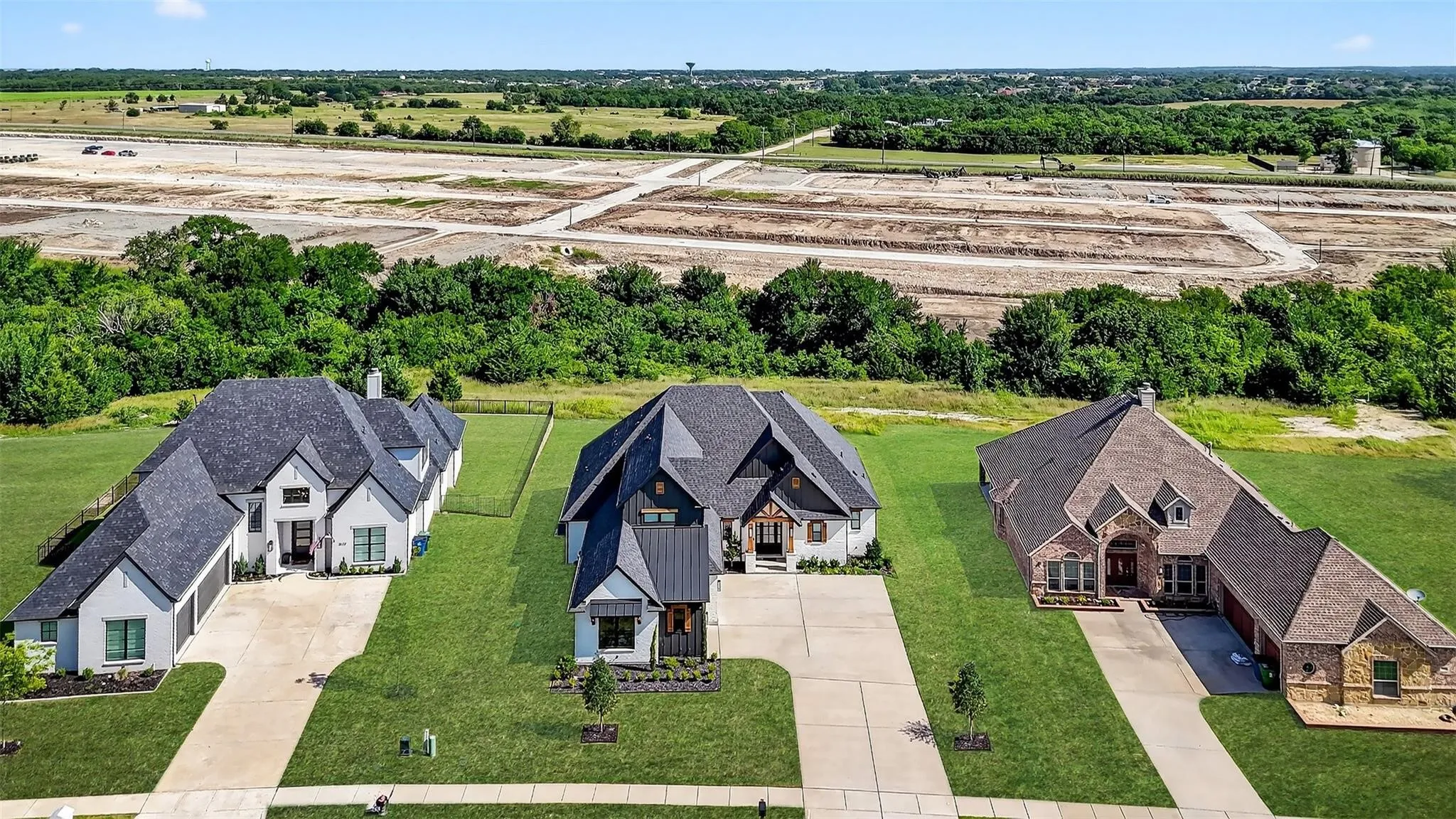 Single Family Residence For Rent in Grayson County , 2028 Fox Bend Trace, Gunter, Texas 75058, 3 Bedroom, 4 Bathroom, 3 Garage spaces, 2,524 Sqft, built in 2023, mls#21396755, Real Estate Agent in Gunter, Homes For Rent in Grayson county, Homes For Rent in Gunter, Realtor in Gunter Texas, Real Estate Brokerage Independent Realty Texas, Luminita Cordes Realtor