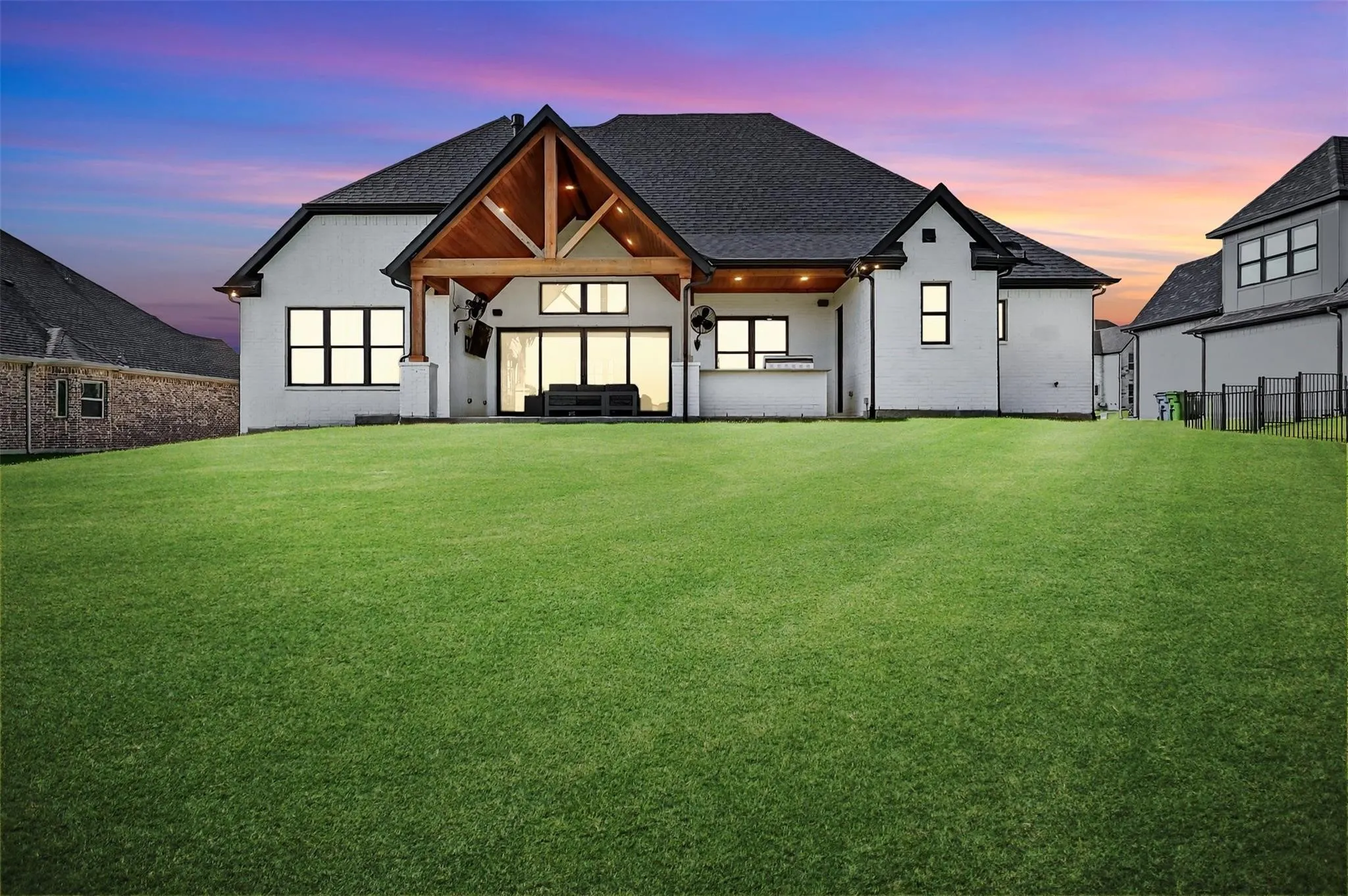 Single Family Residence For Rent in Grayson County , 2028 Fox Bend Trace, Gunter, Texas 75058, 3 Bedroom, 4 Bathroom, 3 Garage spaces, 2,524 Sqft, built in 2023, mls#21396755, Real Estate Agent in Gunter, Homes For Rent in Grayson county, Homes For Rent in Gunter, Realtor in Gunter Texas, Real Estate Brokerage Independent Realty Texas, Luminita Cordes Realtor