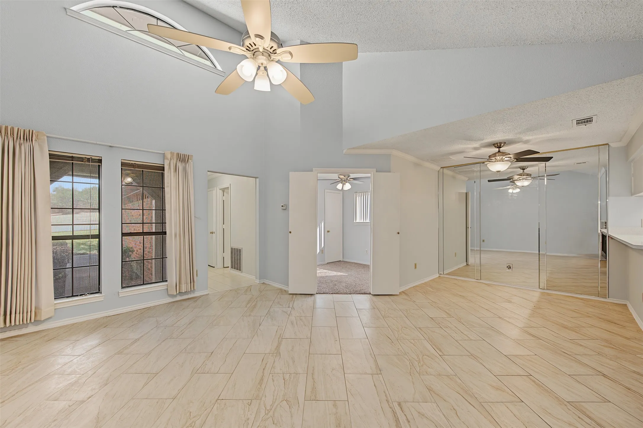 Townhouse For Rent in Dallas County , 2800 Keller Springs Road 1D, Carrollton, Texas 75006, 2 Bedroom, 1 Bathroom, 2 Garage spaces, 980 Sqft, built in 1985, mls#21401318, Real Estate Agent in Carrollton, Homes For Rent in Dallas county, Homes For Rent in Carrollton, Realtor in Carrollton Texas, Real Estate Brokerage Independent Realty Texas, Luminita Cordes Realtor