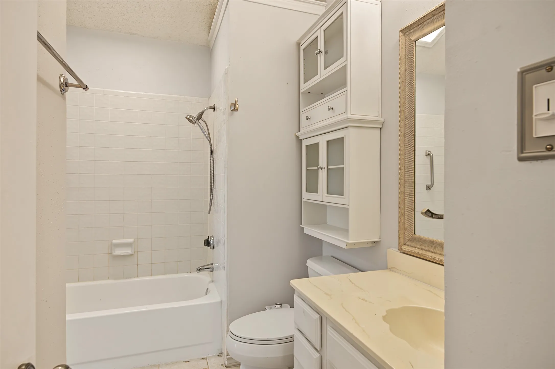 Townhouse For Rent in Dallas County , 2800 Keller Springs Road 1D, Carrollton, Texas 75006, 2 Bedroom, 1 Bathroom, 2 Garage spaces, 980 Sqft, built in 1985, mls#21401318, Real Estate Agent in Carrollton, Homes For Rent in Dallas county, Homes For Rent in Carrollton, Realtor in Carrollton Texas, Real Estate Brokerage Independent Realty Texas, Luminita Cordes Realtor