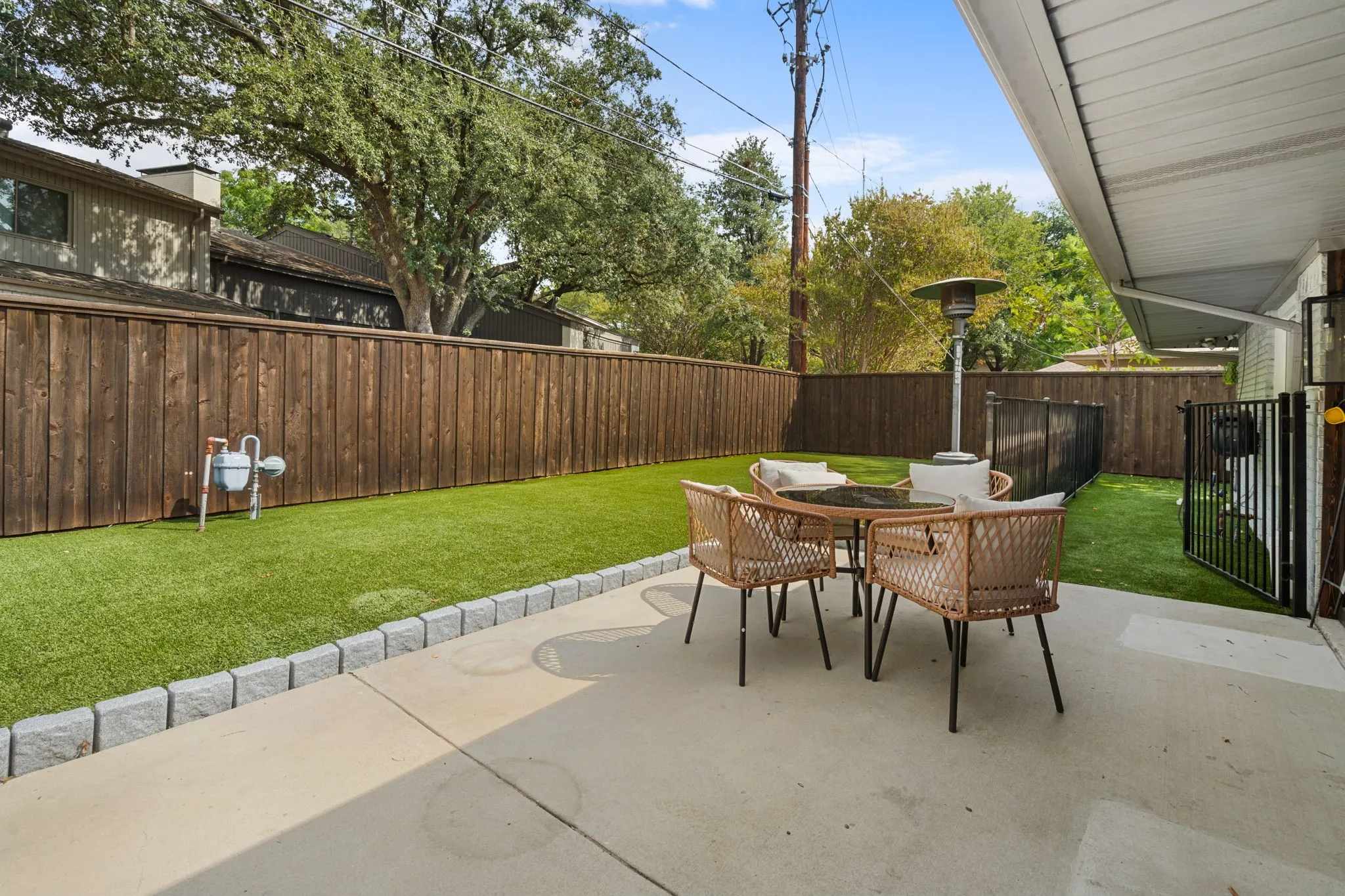 Single Family Residence For Sale in Dallas County , 5029 Mill Run Road, Dallas, Texas 75244, 4 Bedroom, 4 Bathroom, 2 Garage spaces, 2,512 Sqft, built in 1965, mls#21399203, Real Estate Agent in Dallas, Homes For Sale in Dallas county, Homes For Sale in Dallas, Realtor in Dallas Texas, Real Estate Brokerage Independent Realty Texas, Luminita Cordes Realtor
