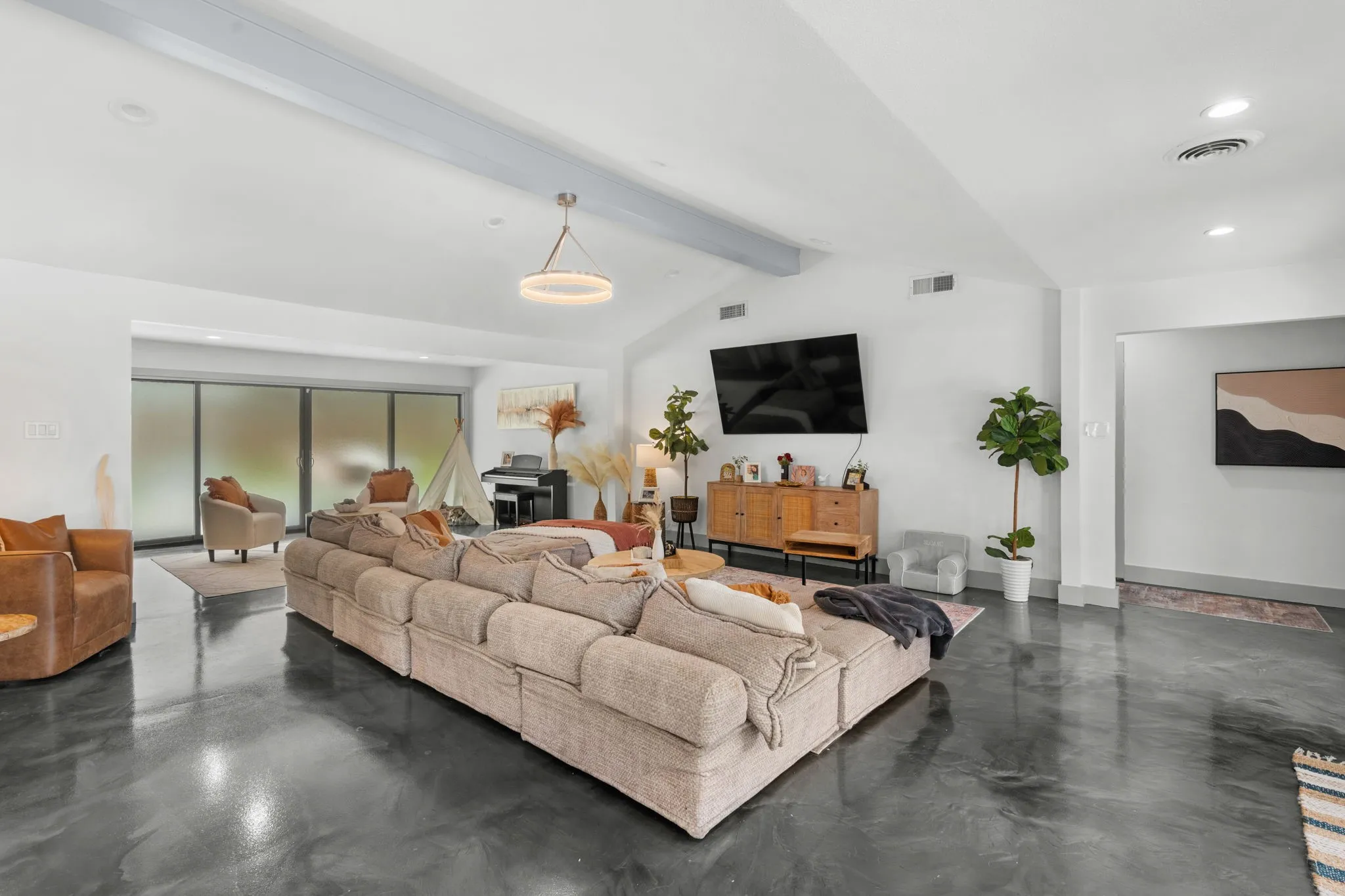 Single Family Residence For Sale in Dallas County , 5029 Mill Run Road, Dallas, Texas 75244, 4 Bedroom, 4 Bathroom, 2 Garage spaces, 2,512 Sqft, built in 1965, mls#21399203, Real Estate Agent in Dallas, Homes For Sale in Dallas county, Homes For Sale in Dallas, Realtor in Dallas Texas, Real Estate Brokerage Independent Realty Texas, Luminita Cordes Realtor