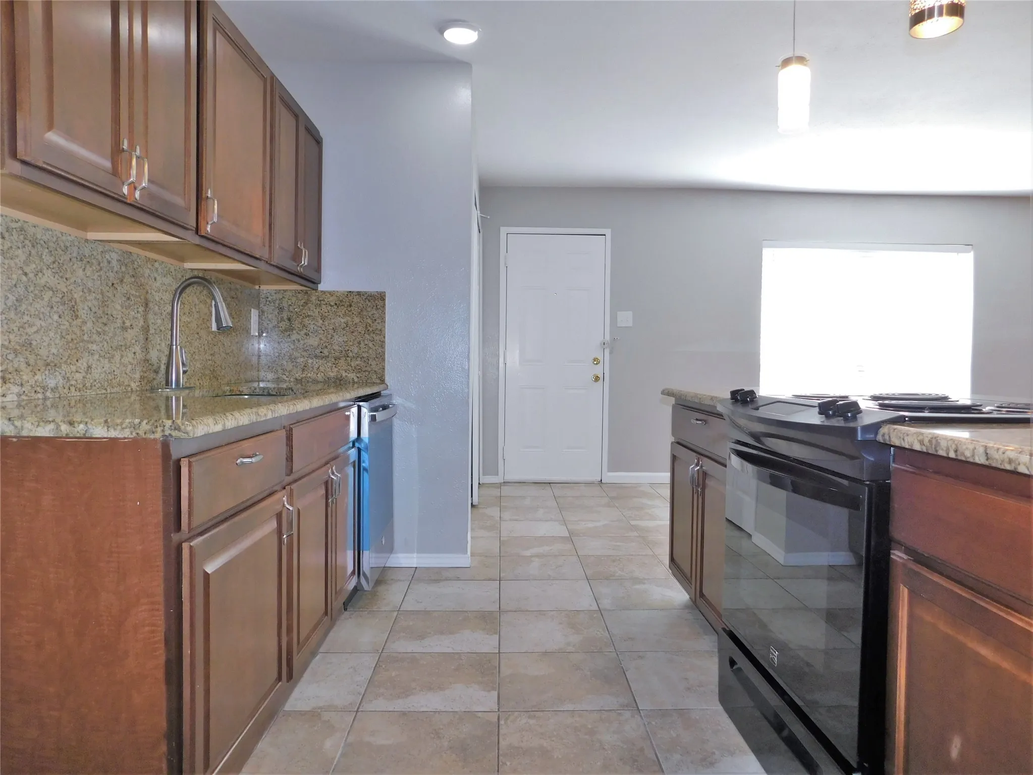 Single Family Residence For Rent in Denton County , 4937 Ward Drive, The Colony, Texas 75056, 3 Bedroom, 2 Bathroom, 1 Garage spaces, 1,249 Sqft, built in 1978, mls#21401314, Real Estate Agent in The Colony, Homes For Rent in Denton county, Homes For Rent in The Colony, Realtor in The Colony Texas, Real Estate Brokerage Independent Realty Texas, Luminita Cordes Realtor