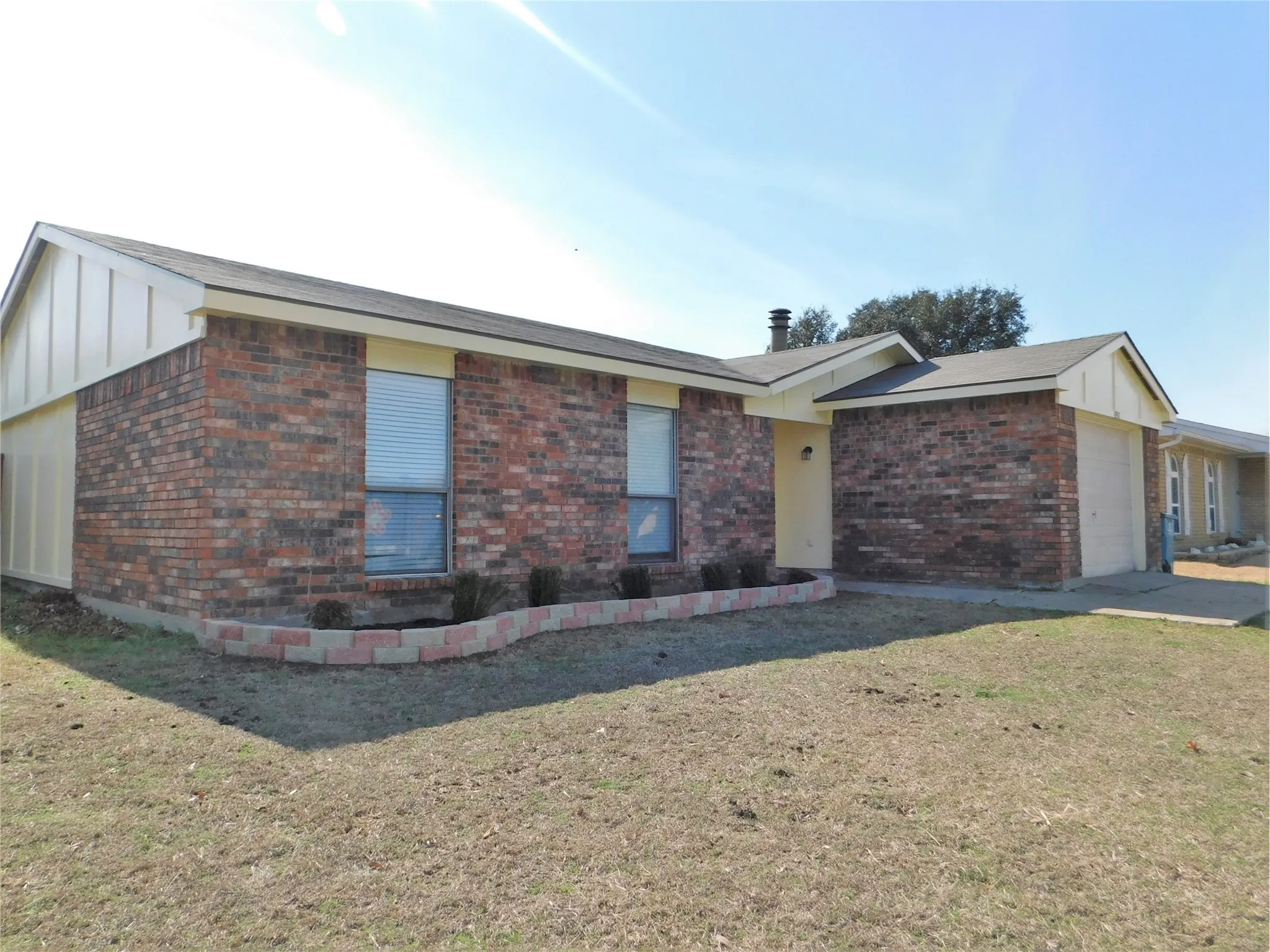 Single Family Residence For Rent in Denton County , 4937 Ward Drive, The Colony, Texas 75056, 3 Bedroom, 2 Bathroom, 1 Garage spaces, 1,249 Sqft, built in 1978, mls#21401314, Real Estate Agent in The Colony, Homes For Rent in Denton county, Homes For Rent in The Colony, Realtor in The Colony Texas, Real Estate Brokerage Independent Realty Texas, Luminita Cordes Realtor