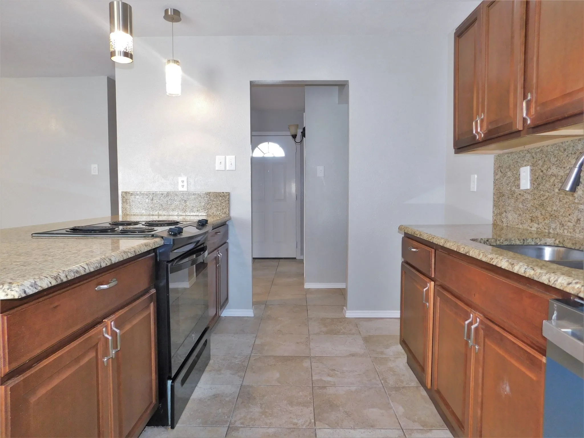 Single Family Residence For Rent in Denton County , 4937 Ward Drive, The Colony, Texas 75056, 3 Bedroom, 2 Bathroom, 1 Garage spaces, 1,249 Sqft, built in 1978, mls#21401314, Real Estate Agent in The Colony, Homes For Rent in Denton county, Homes For Rent in The Colony, Realtor in The Colony Texas, Real Estate Brokerage Independent Realty Texas, Luminita Cordes Realtor