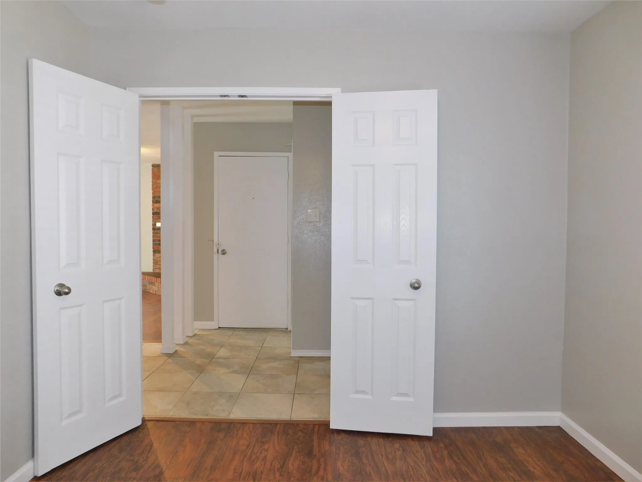 Single Family Residence For Rent in Denton County , 4937 Ward Drive, The Colony, Texas 75056, 3 Bedroom, 2 Bathroom, 1 Garage spaces, 1,249 Sqft, built in 1978, mls#21401314, Real Estate Agent in The Colony, Homes For Rent in Denton county, Homes For Rent in The Colony, Realtor in The Colony Texas, Real Estate Brokerage Independent Realty Texas, Luminita Cordes Realtor