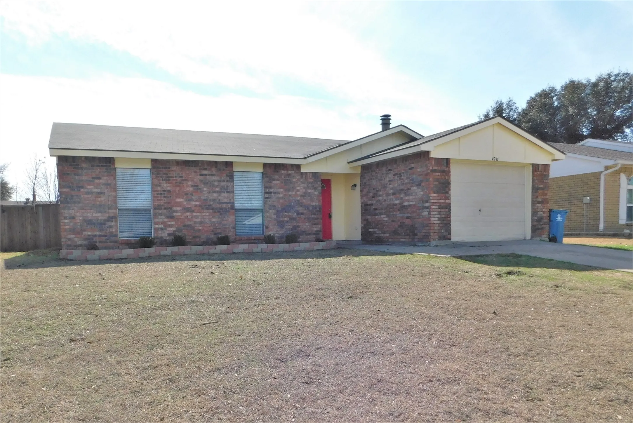 Single Family Residence For Rent in Denton County , 4937 Ward Drive, The Colony, Texas 75056, 3 Bedroom, 2 Bathroom, 1 Garage spaces, 1,249 Sqft, built in 1978, mls#21401314, Real Estate Agent in The Colony, Homes For Rent in Denton county, Homes For Rent in The Colony, Realtor in The Colony Texas, Real Estate Brokerage Independent Realty Texas, Luminita Cordes Realtor