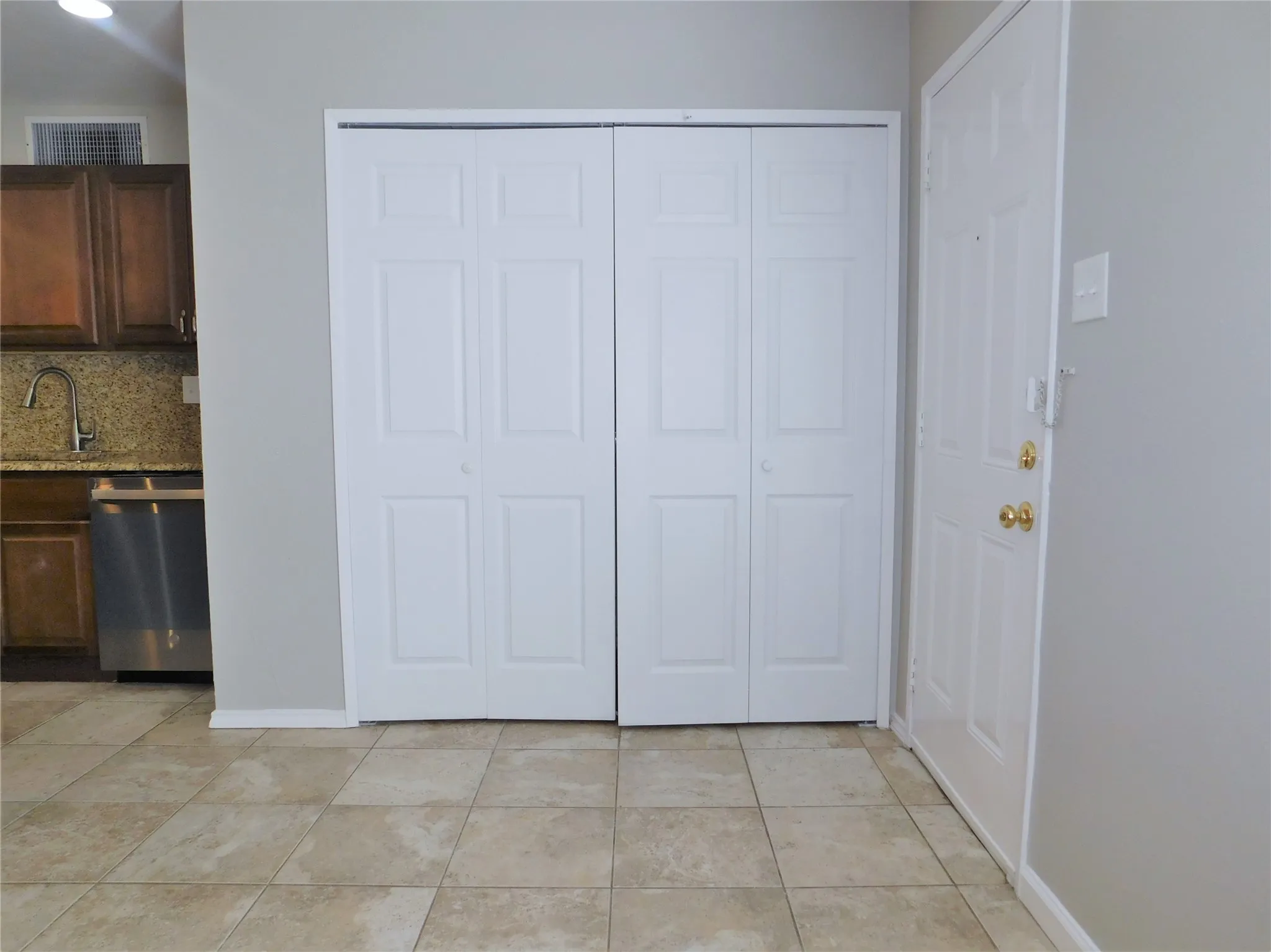 Single Family Residence For Rent in Denton County , 4937 Ward Drive, The Colony, Texas 75056, 3 Bedroom, 2 Bathroom, 1 Garage spaces, 1,249 Sqft, built in 1978, mls#21401314, Real Estate Agent in The Colony, Homes For Rent in Denton county, Homes For Rent in The Colony, Realtor in The Colony Texas, Real Estate Brokerage Independent Realty Texas, Luminita Cordes Realtor