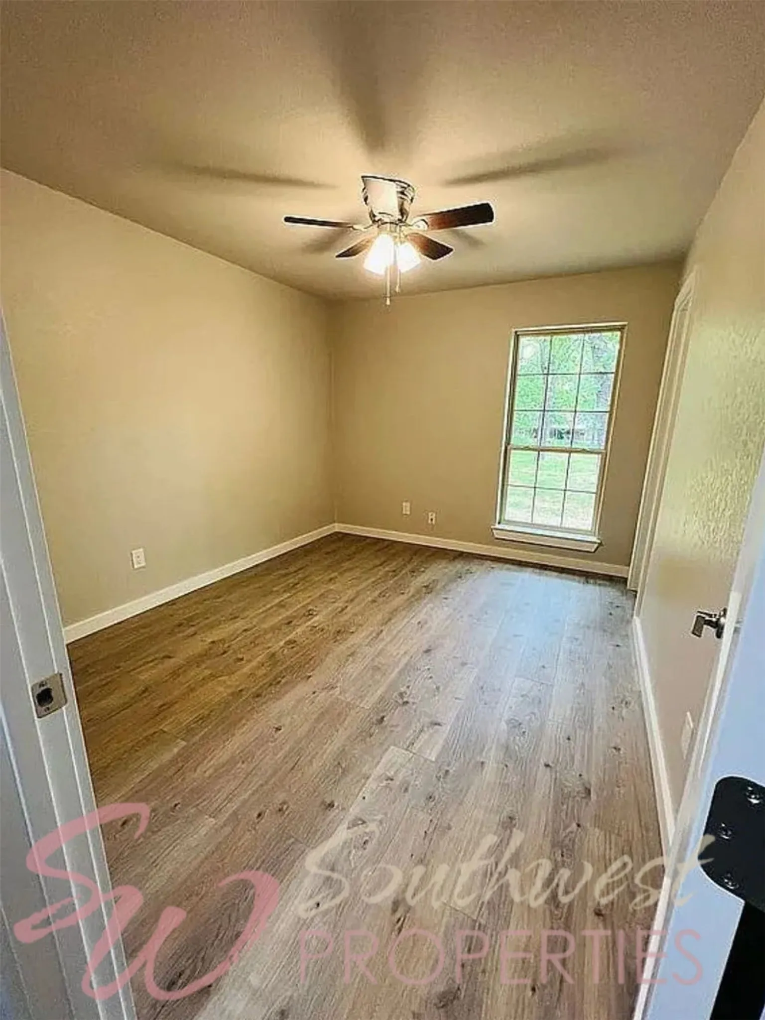 Single Family Residence For Rent in Hood County , 2605 W Highland Drive, Granbury, Texas 76049, 3 Bedroom, 2 Bathroom, 2 Garage spaces, 1,663 Sqft, built in 1977, mls#21401277, Real Estate Agent in Granbury, Homes For Rent in Hood county, Homes For Rent in Granbury, Realtor in Granbury Texas, Real Estate Brokerage Independent Realty Texas, Luminita Cordes Realtor