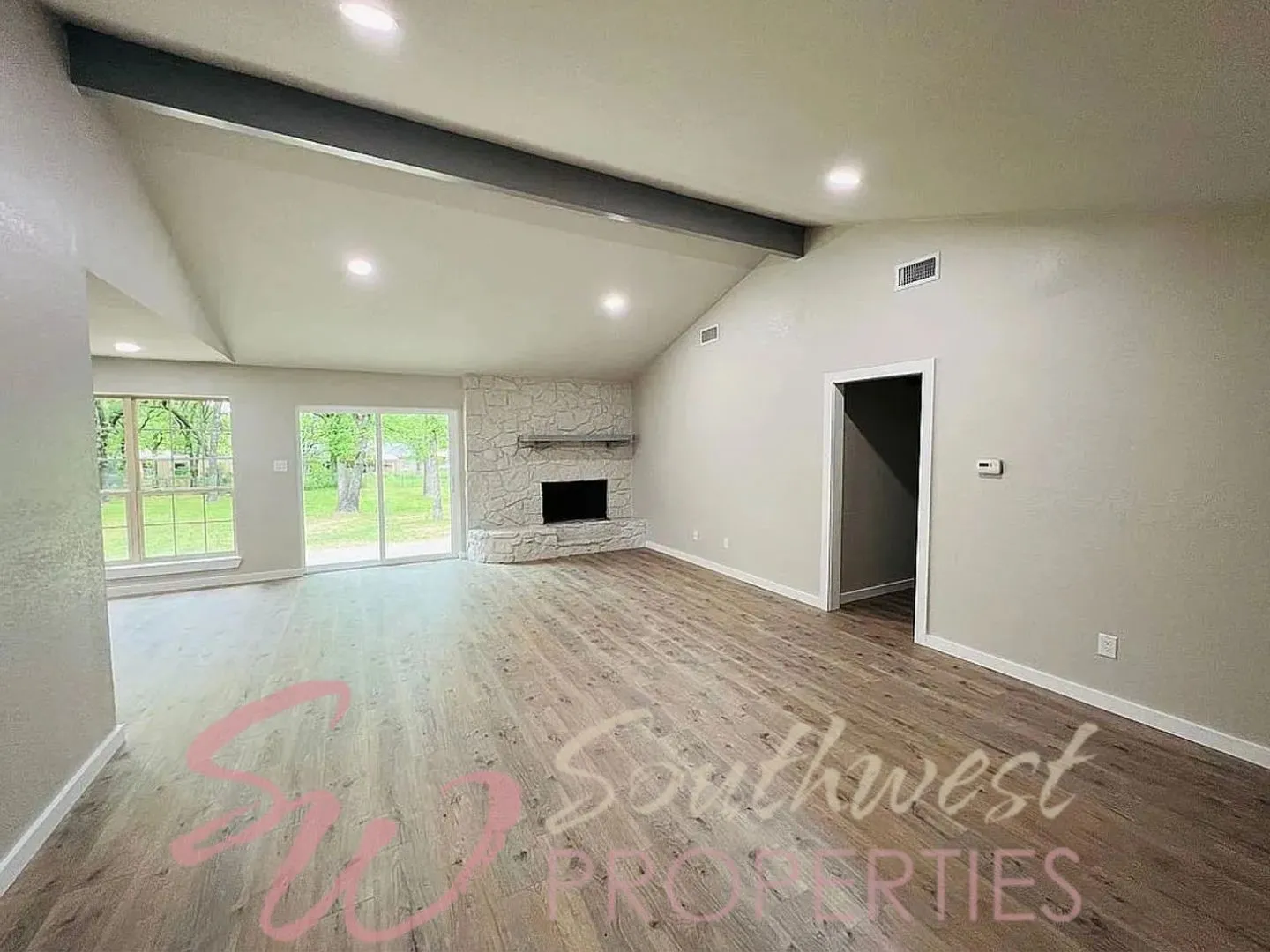 Single Family Residence For Rent in Hood County , 2605 W Highland Drive, Granbury, Texas 76049, 3 Bedroom, 2 Bathroom, 2 Garage spaces, 1,663 Sqft, built in 1977, mls#21401277, Real Estate Agent in Granbury, Homes For Rent in Hood county, Homes For Rent in Granbury, Realtor in Granbury Texas, Real Estate Brokerage Independent Realty Texas, Luminita Cordes Realtor