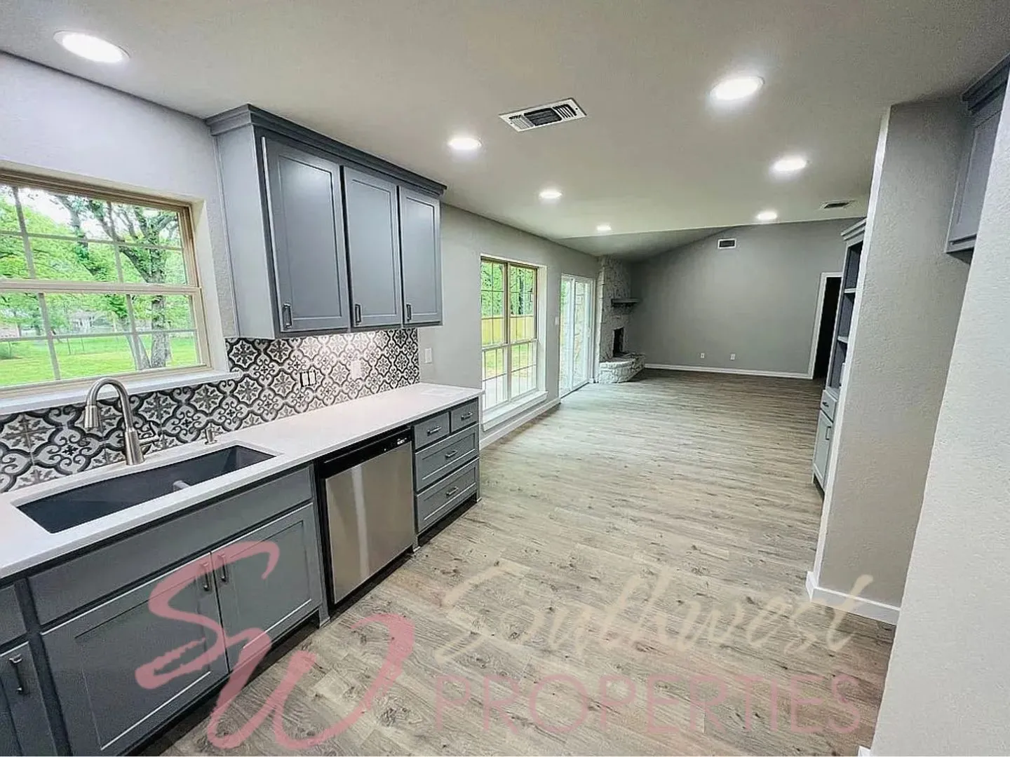 Single Family Residence For Rent in Hood County , 2605 W Highland Drive, Granbury, Texas 76049, 3 Bedroom, 2 Bathroom, 2 Garage spaces, 1,663 Sqft, built in 1977, mls#21401277, Real Estate Agent in Granbury, Homes For Rent in Hood county, Homes For Rent in Granbury, Realtor in Granbury Texas, Real Estate Brokerage Independent Realty Texas, Luminita Cordes Realtor