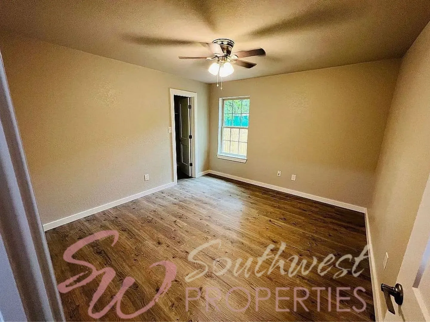 Single Family Residence For Rent in Hood County , 2605 W Highland Drive, Granbury, Texas 76049, 3 Bedroom, 2 Bathroom, 2 Garage spaces, 1,663 Sqft, built in 1977, mls#21401277, Real Estate Agent in Granbury, Homes For Rent in Hood county, Homes For Rent in Granbury, Realtor in Granbury Texas, Real Estate Brokerage Independent Realty Texas, Luminita Cordes Realtor