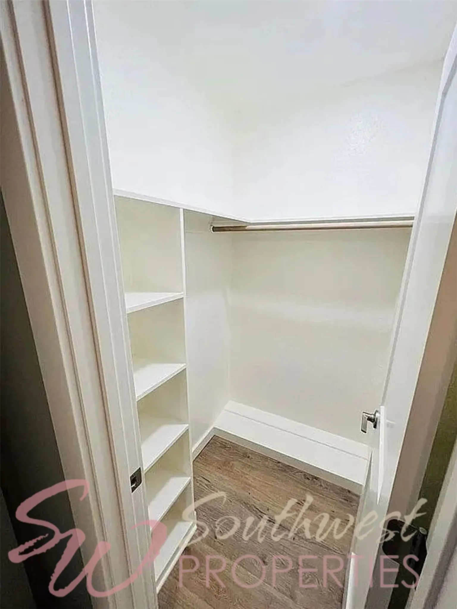 Single Family Residence For Rent in Hood County , 2605 W Highland Drive, Granbury, Texas 76049, 3 Bedroom, 2 Bathroom, 2 Garage spaces, 1,663 Sqft, built in 1977, mls#21401277, Real Estate Agent in Granbury, Homes For Rent in Hood county, Homes For Rent in Granbury, Realtor in Granbury Texas, Real Estate Brokerage Independent Realty Texas, Luminita Cordes Realtor