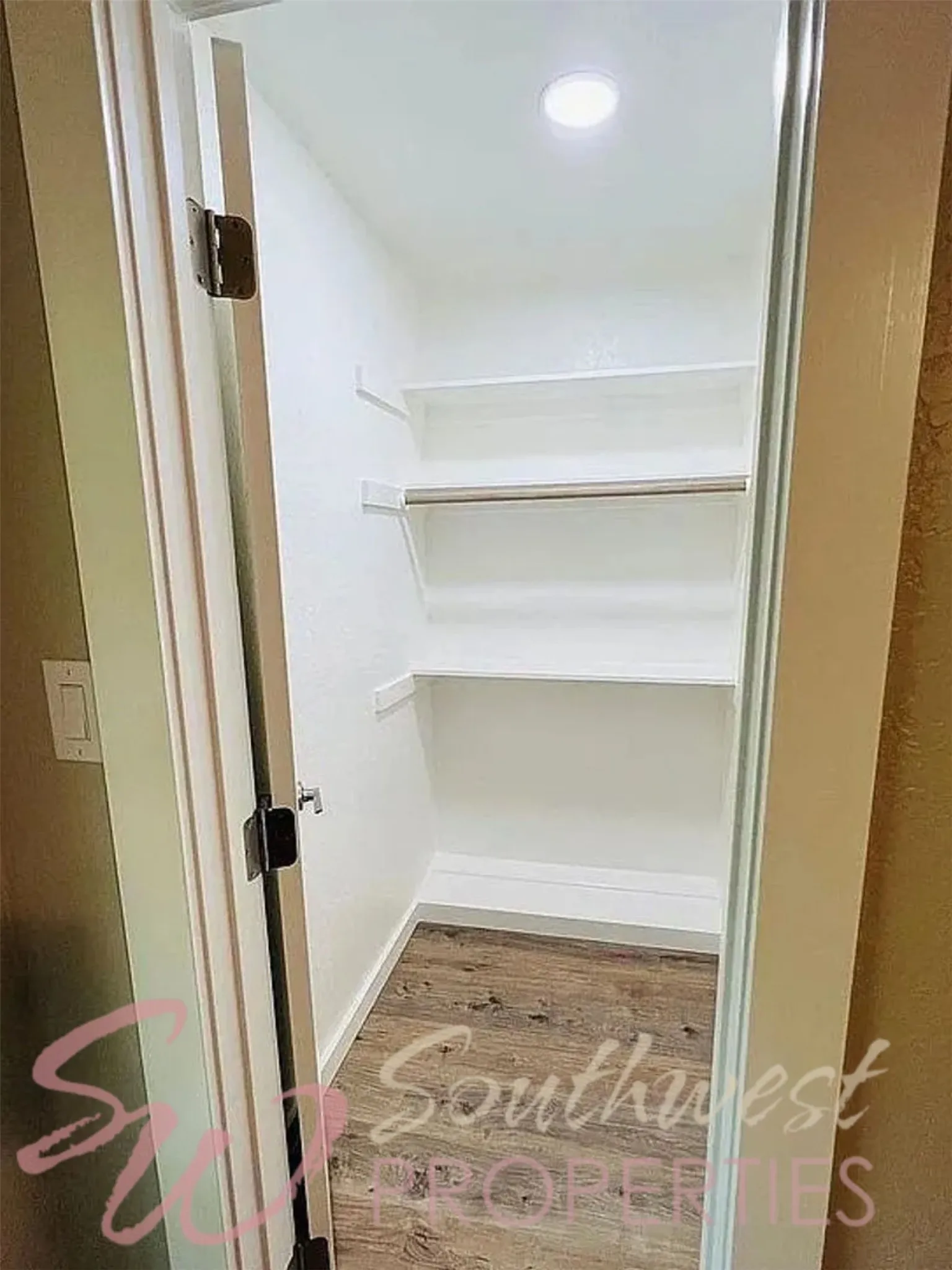Single Family Residence For Rent in Hood County , 2605 W Highland Drive, Granbury, Texas 76049, 3 Bedroom, 2 Bathroom, 2 Garage spaces, 1,663 Sqft, built in 1977, mls#21401277, Real Estate Agent in Granbury, Homes For Rent in Hood county, Homes For Rent in Granbury, Realtor in Granbury Texas, Real Estate Brokerage Independent Realty Texas, Luminita Cordes Realtor