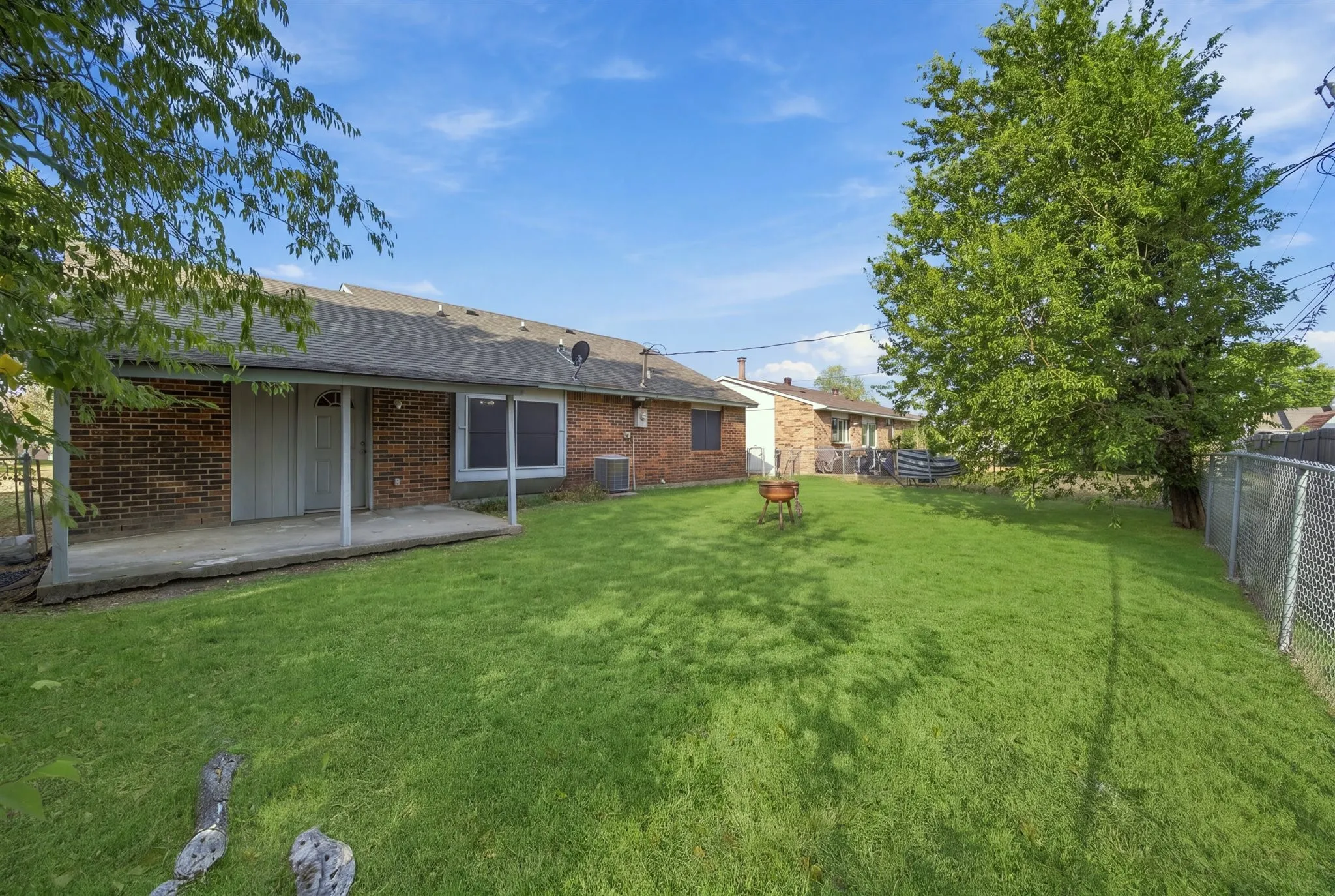 Single Family Residence For Rent in Kaufman County , 414 Carl C Senter Street, Forney, Texas 75126, 3 Bedroom, 2 Bathroom, 2 Garage spaces, 1,419 Sqft, built in 1981, mls#21395831, Real Estate Agent in Forney, Homes For Rent in Kaufman county, Homes For Rent in Forney, Realtor in Forney Texas, Real Estate Brokerage Independent Realty Texas, Luminita Cordes Realtor