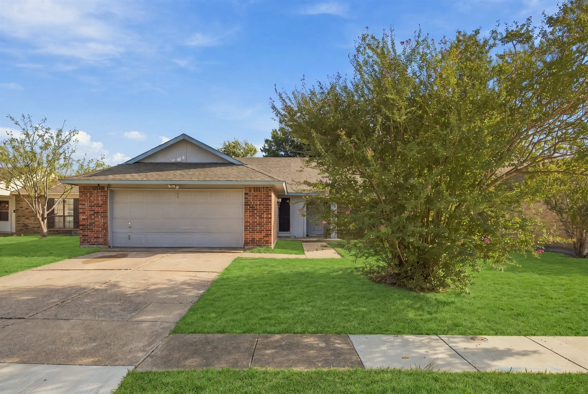 Single Family Residence For Rent in Kaufman County , 414 Carl C Senter Street, Forney, Texas 75126, 3 Bedroom, 2 Bathroom, 2 Garage spaces, 1,419 Sqft, built in 1981, mls#21395831, Real Estate Agent in Forney, Homes For Rent in Kaufman county, Homes For Rent in Forney, Realtor in Forney Texas, Real Estate Brokerage Independent Realty Texas, Luminita Cordes Realtor