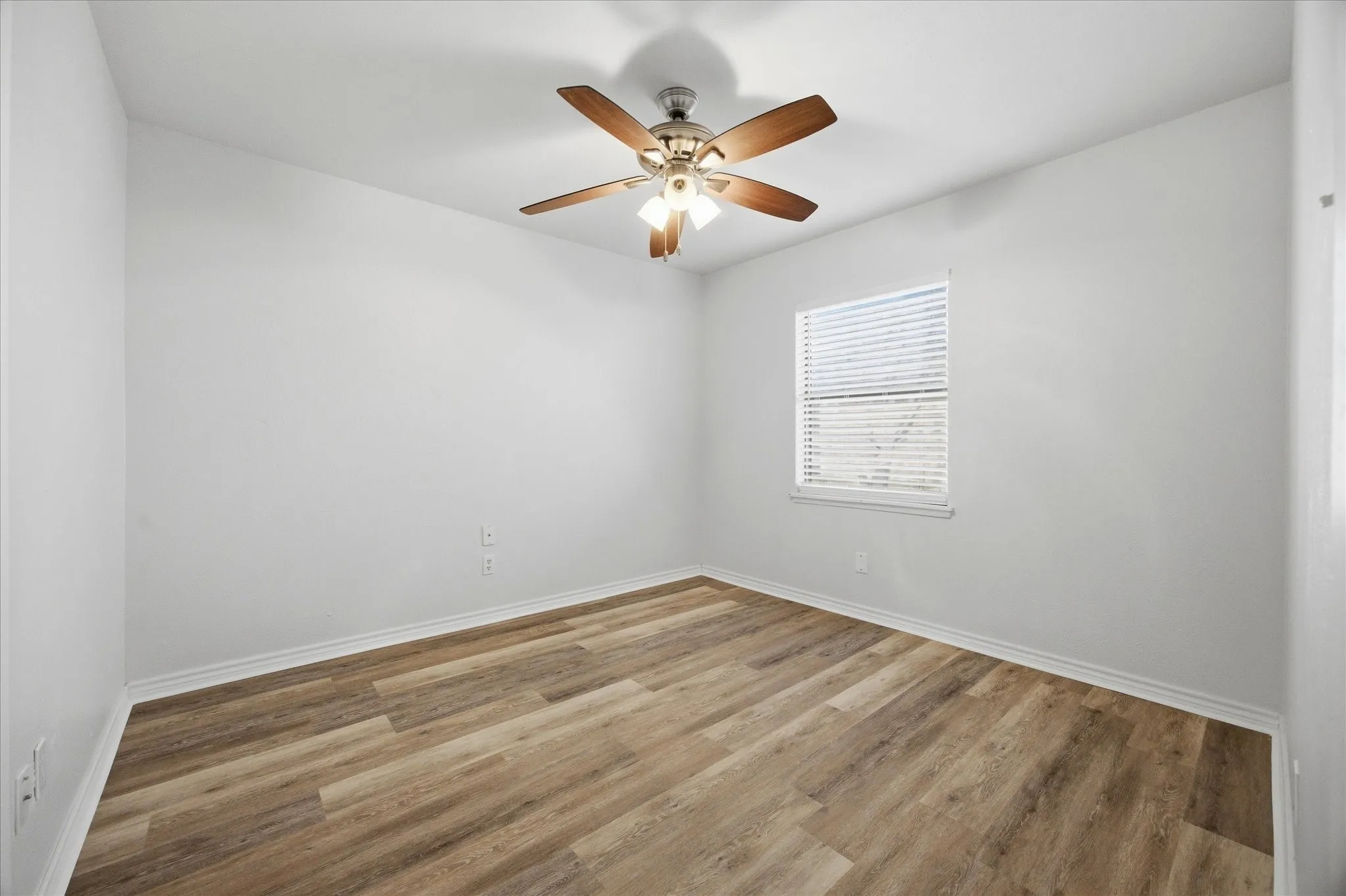 Single Family Residence For Rent in Kaufman County , 414 Carl C Senter Street, Forney, Texas 75126, 3 Bedroom, 2 Bathroom, 2 Garage spaces, 1,419 Sqft, built in 1981, mls#21395831, Real Estate Agent in Forney, Homes For Rent in Kaufman county, Homes For Rent in Forney, Realtor in Forney Texas, Real Estate Brokerage Independent Realty Texas, Luminita Cordes Realtor