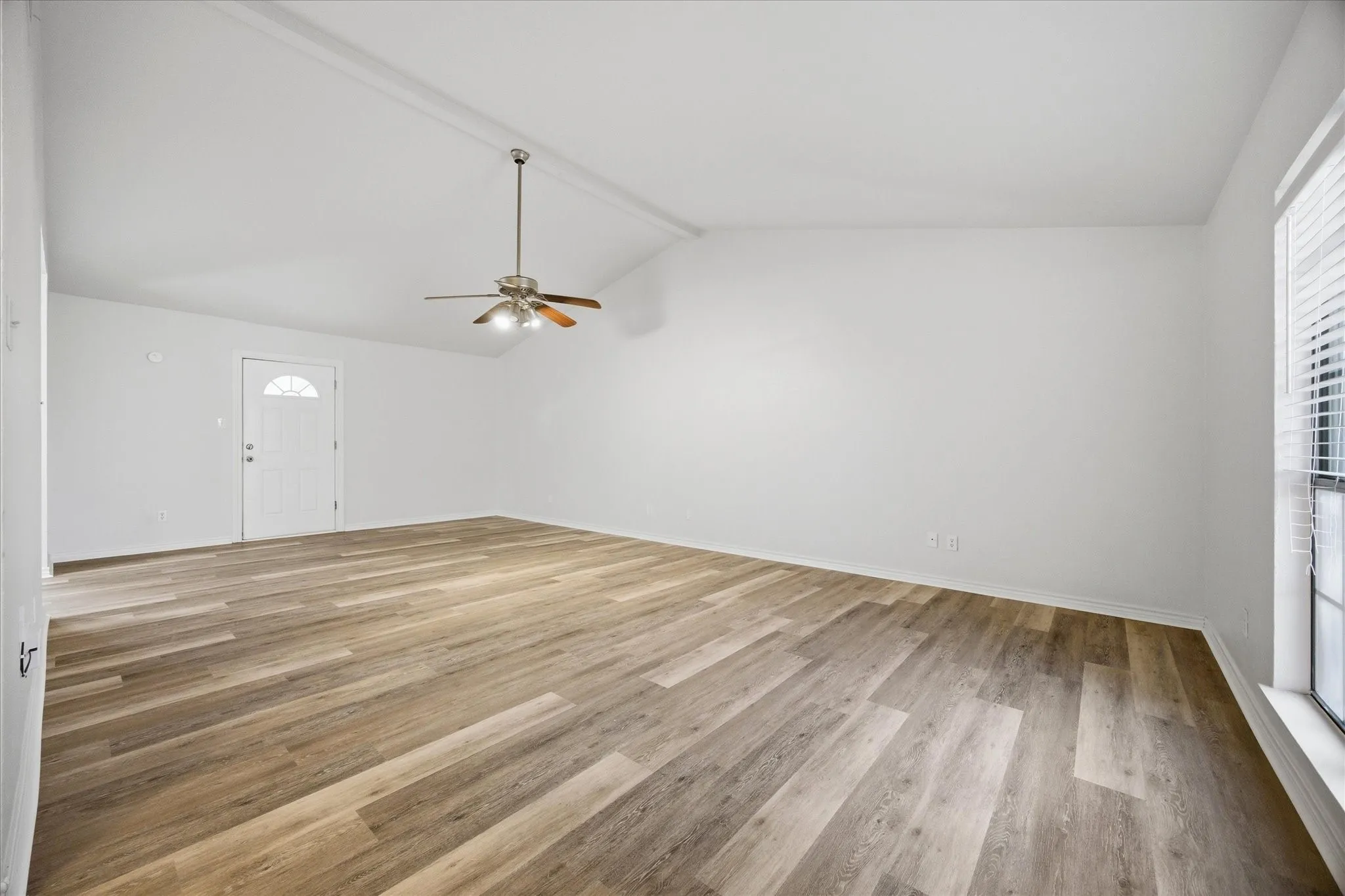 Single Family Residence For Rent in Kaufman County , 414 Carl C Senter Street, Forney, Texas 75126, 3 Bedroom, 2 Bathroom, 2 Garage spaces, 1,419 Sqft, built in 1981, mls#21395831, Real Estate Agent in Forney, Homes For Rent in Kaufman county, Homes For Rent in Forney, Realtor in Forney Texas, Real Estate Brokerage Independent Realty Texas, Luminita Cordes Realtor