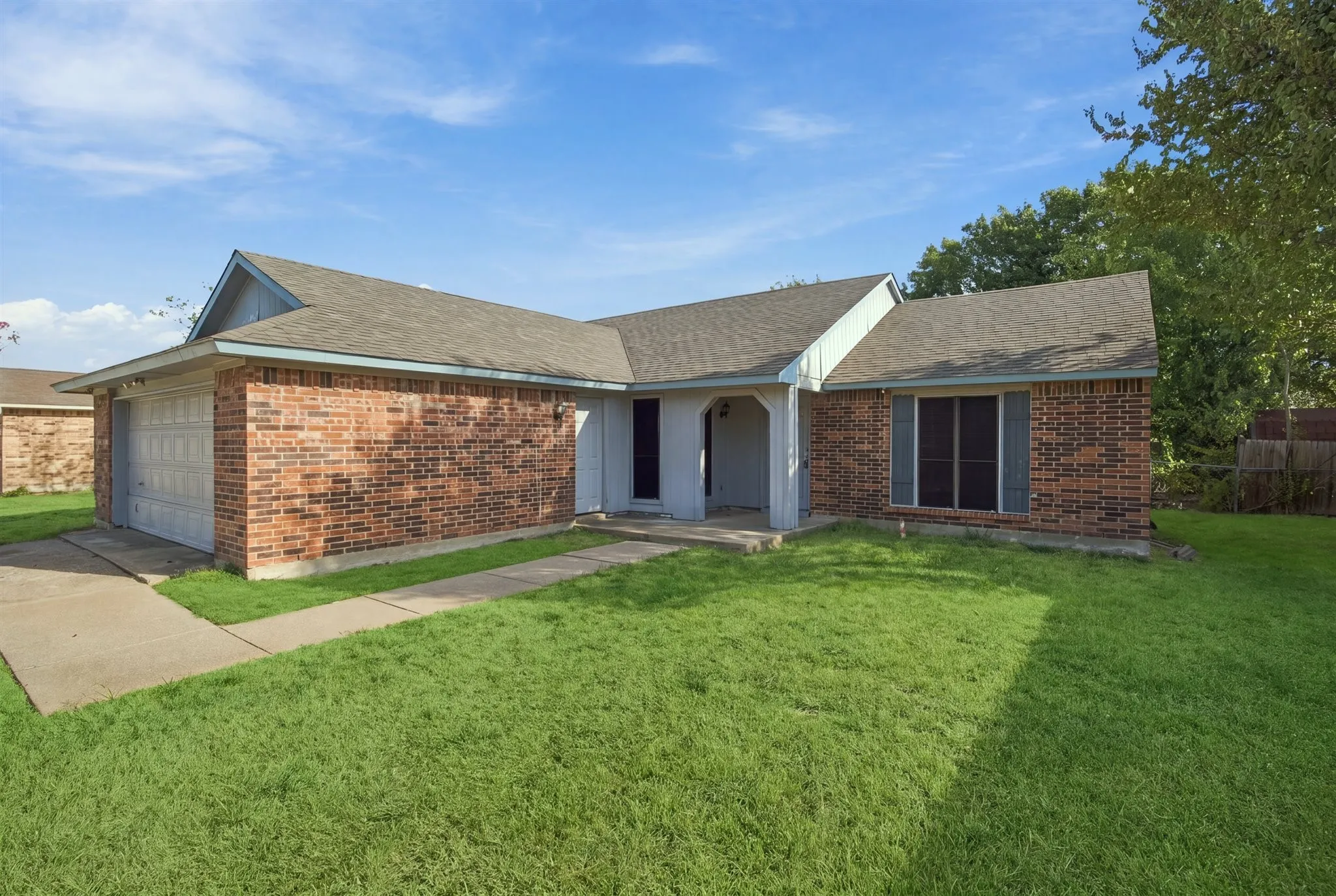 Single Family Residence For Rent in Kaufman County , 414 Carl C Senter Street, Forney, Texas 75126, 3 Bedroom, 2 Bathroom, 2 Garage spaces, 1,419 Sqft, built in 1981, mls#21395831, Real Estate Agent in Forney, Homes For Rent in Kaufman county, Homes For Rent in Forney, Realtor in Forney Texas, Real Estate Brokerage Independent Realty Texas, Luminita Cordes Realtor