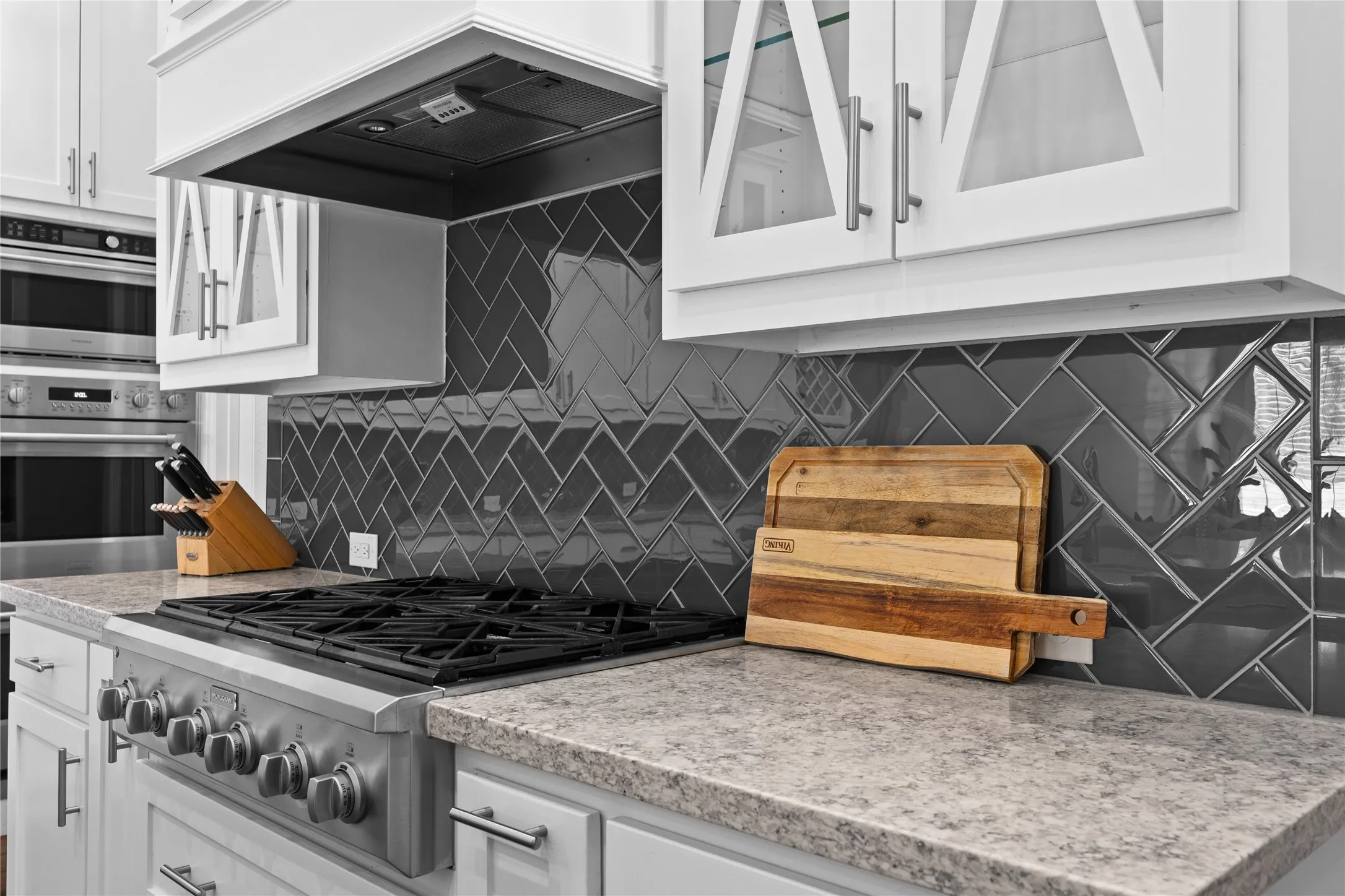 Single Family Residence For Sale in Tarrant County , 4212 Lombardy Court, Colleyville, Texas 76034, 5 Bedroom, 5 Bathroom, 3 Garage spaces, 5,096 Sqft, built in 2018, mls#21399933, Real Estate Agent in Colleyville, Homes For Sale in Tarrant county, Homes For Sale in Colleyville, Realtor in Colleyville Texas, Real Estate Brokerage Independent Realty Texas, Luminita Cordes Realtor