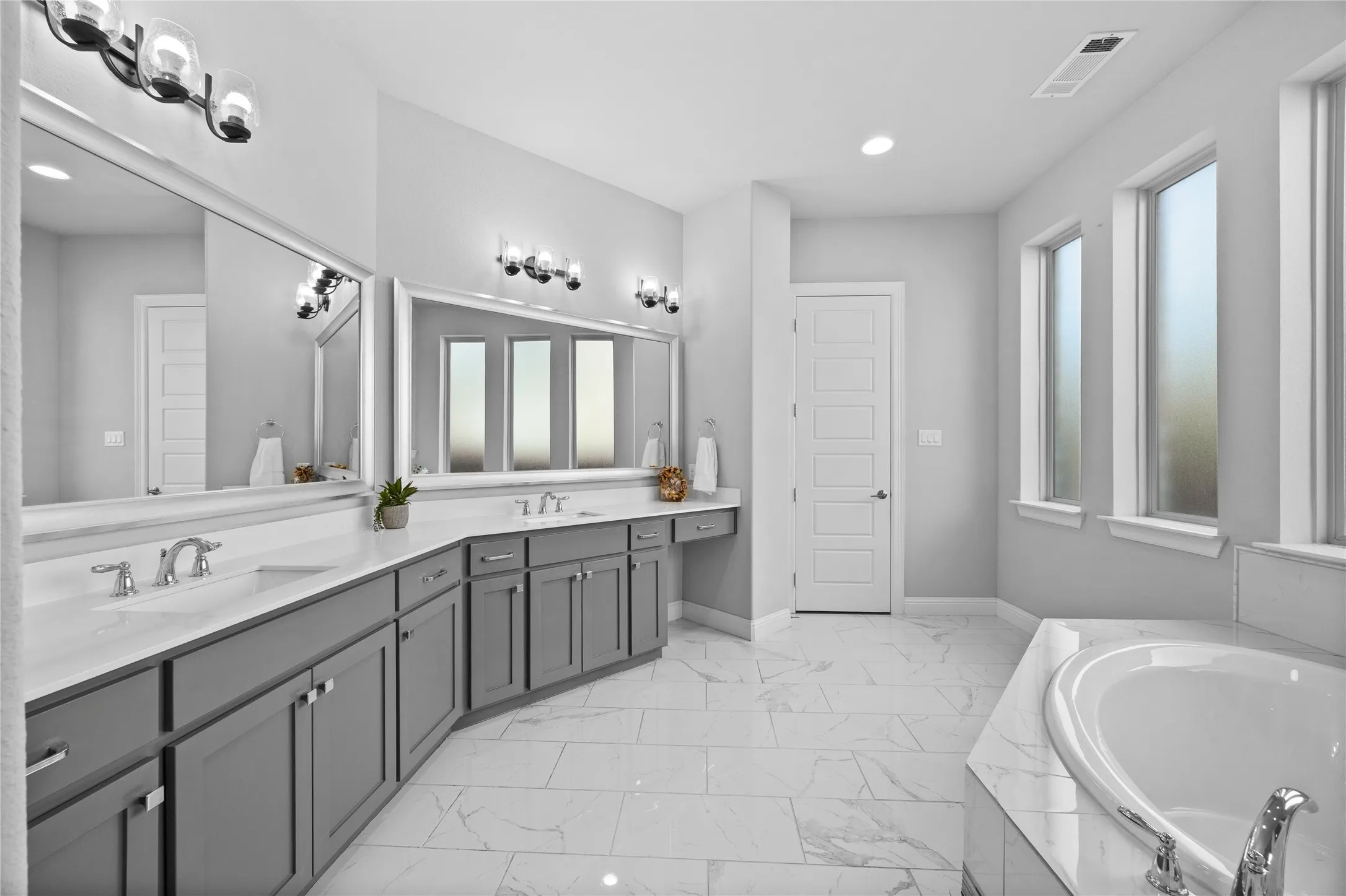 Single Family Residence For Sale in Tarrant County , 4212 Lombardy Court, Colleyville, Texas 76034, 5 Bedroom, 5 Bathroom, 3 Garage spaces, 5,096 Sqft, built in 2018, mls#21399933, Real Estate Agent in Colleyville, Homes For Sale in Tarrant county, Homes For Sale in Colleyville, Realtor in Colleyville Texas, Real Estate Brokerage Independent Realty Texas, Luminita Cordes Realtor