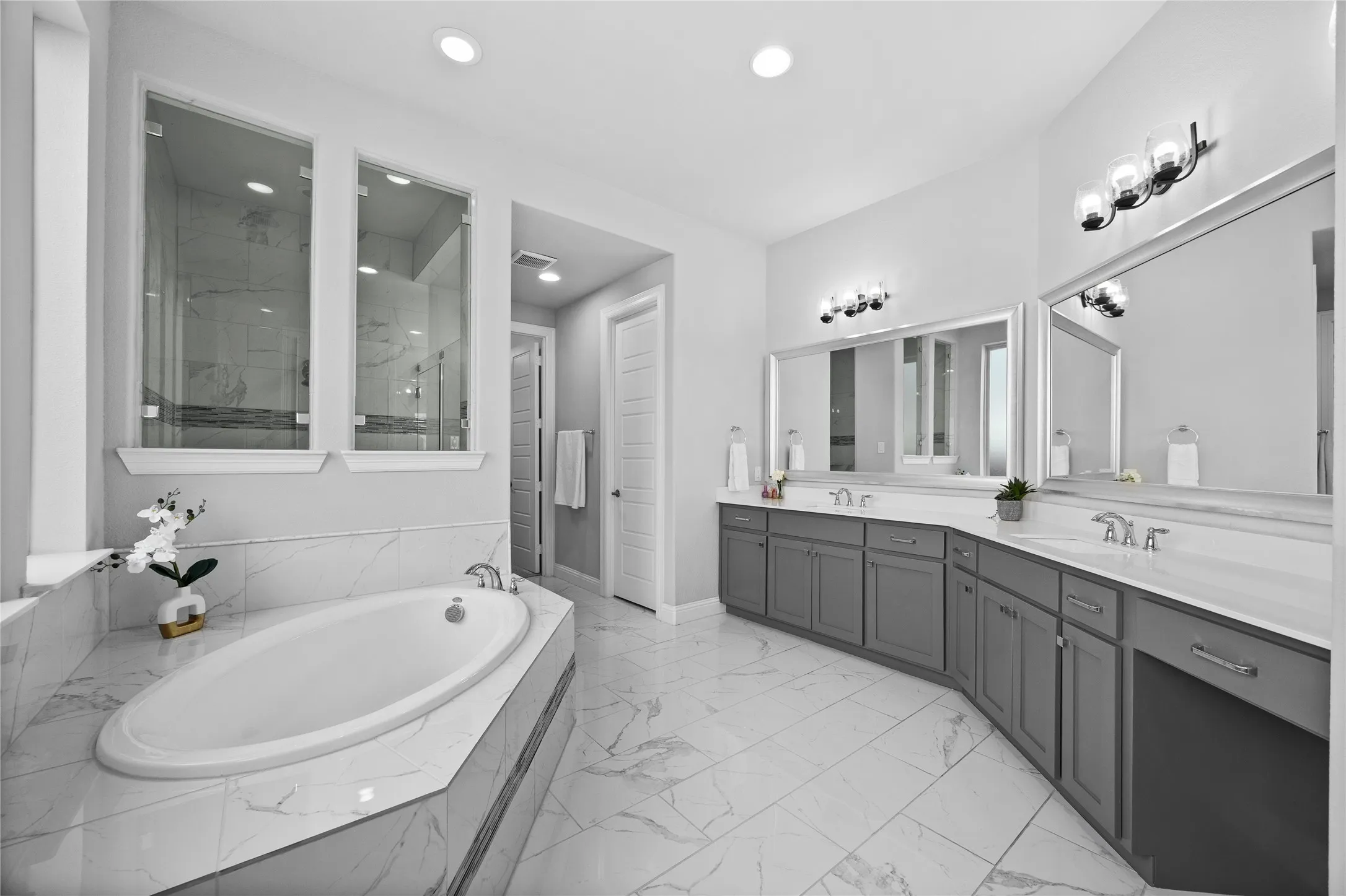 Single Family Residence For Sale in Tarrant County , 4212 Lombardy Court, Colleyville, Texas 76034, 5 Bedroom, 5 Bathroom, 3 Garage spaces, 5,096 Sqft, built in 2018, mls#21399933, Real Estate Agent in Colleyville, Homes For Sale in Tarrant county, Homes For Sale in Colleyville, Realtor in Colleyville Texas, Real Estate Brokerage Independent Realty Texas, Luminita Cordes Realtor