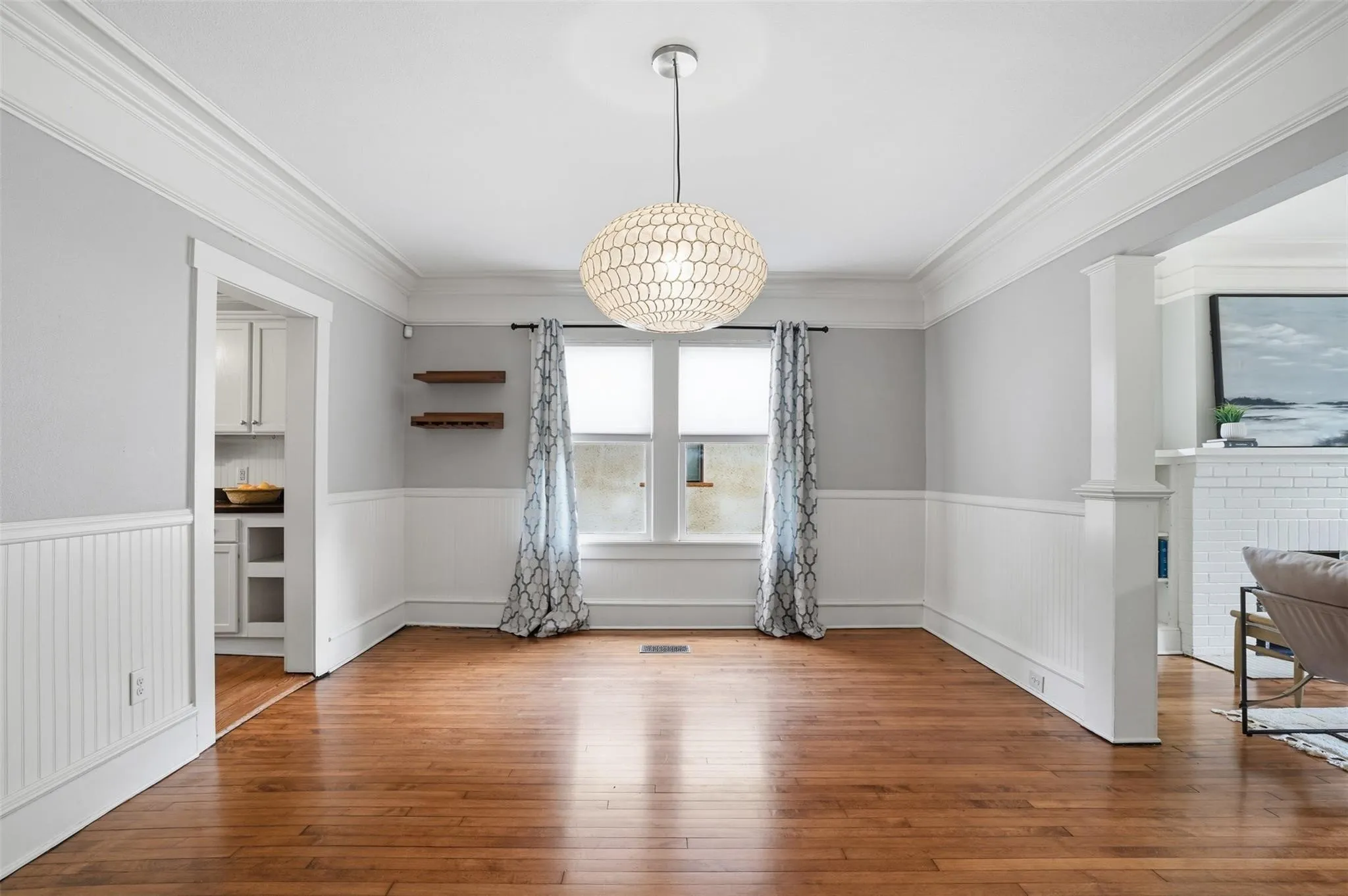 Single Family Residence For Rent in Tarrant County , 2212 Hurley Avenue, Fort Worth, Texas 76110, 4 Bedroom, 2 Bathroom, Garage spaces, 2,498 Sqft, built in 1911, mls#21399884, Real Estate Agent in Fort Worth, Homes For Rent in Tarrant county, Homes For Rent in Fort Worth, Realtor in Fort Worth Texas, Real Estate Brokerage Independent Realty Texas, Luminita Cordes Realtor