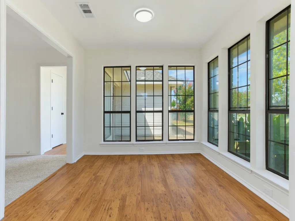 Single Family Residence For Sale in Dallas County , 5101 Brookview Drive, Sachse, Texas 75048, 3 Bedroom, 2 Bathroom, 2 Garage spaces, 1,589 Sqft, built in 1982, mls#21381937, Real Estate Agent in Sachse, Homes For Sale in Dallas county, Homes For Sale in Sachse, Realtor in Sachse Texas, Real Estate Brokerage Independent Realty Texas, Luminita Cordes Realtor