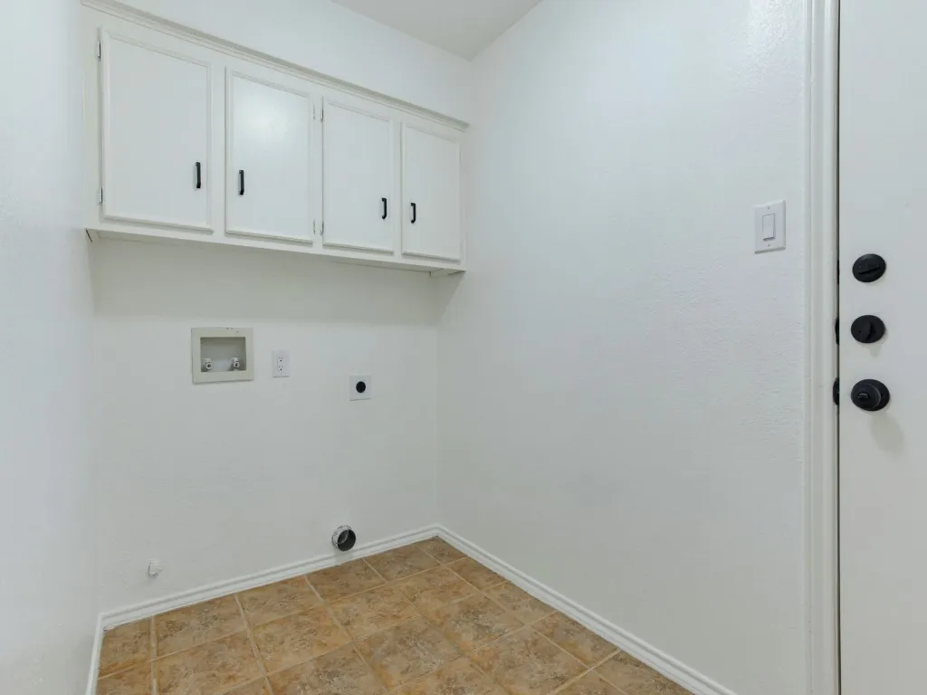 Single Family Residence For Sale in Dallas County , 5101 Brookview Drive, Sachse, Texas 75048, 3 Bedroom, 2 Bathroom, 2 Garage spaces, 1,589 Sqft, built in 1982, mls#21381937, Real Estate Agent in Sachse, Homes For Sale in Dallas county, Homes For Sale in Sachse, Realtor in Sachse Texas, Real Estate Brokerage Independent Realty Texas, Luminita Cordes Realtor