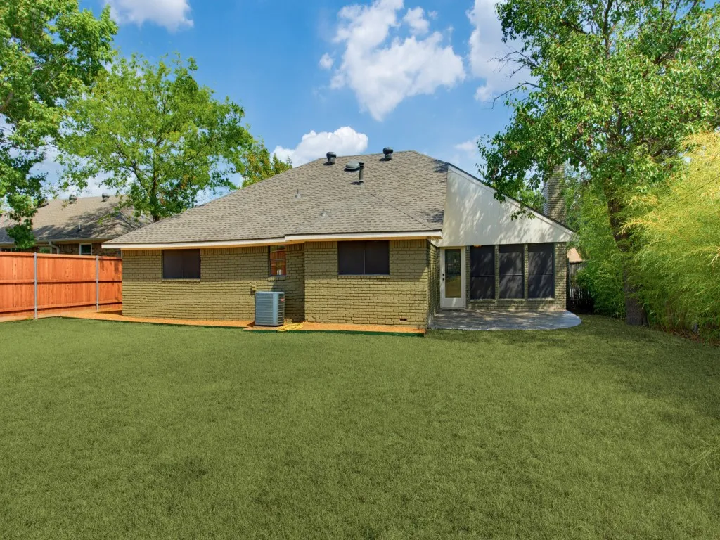 Single Family Residence For Sale in Dallas County , 5101 Brookview Drive, Sachse, Texas 75048, 3 Bedroom, 2 Bathroom, 2 Garage spaces, 1,589 Sqft, built in 1982, mls#21381937, Real Estate Agent in Sachse, Homes For Sale in Dallas county, Homes For Sale in Sachse, Realtor in Sachse Texas, Real Estate Brokerage Independent Realty Texas, Luminita Cordes Realtor