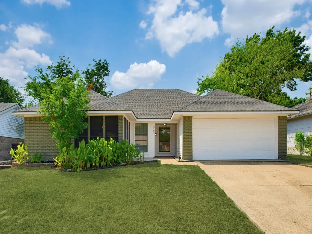 Single Family Residence For Sale in Dallas County , 5101 Brookview Drive, Sachse, Texas 75048, 3 Bedroom, 2 Bathroom, 2 Garage spaces, 1,589 Sqft, built in 1982, mls#21381937, Real Estate Agent in Sachse, Homes For Sale in Dallas county, Homes For Sale in Sachse, Realtor in Sachse Texas, Real Estate Brokerage Independent Realty Texas, Luminita Cordes Realtor