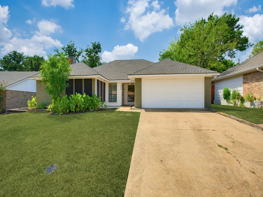 Single Family Residence For Sale in Dallas County , 5101 Brookview Drive, Sachse, Texas 75048, 3 Bedroom, 2 Bathroom, 2 Garage spaces, 1,589 Sqft, built in 1982, mls#21381937, Real Estate Agent in Sachse, Homes For Sale in Dallas county, Homes For Sale in Sachse, Realtor in Sachse Texas, Real Estate Brokerage Independent Realty Texas, Luminita Cordes Realtor
