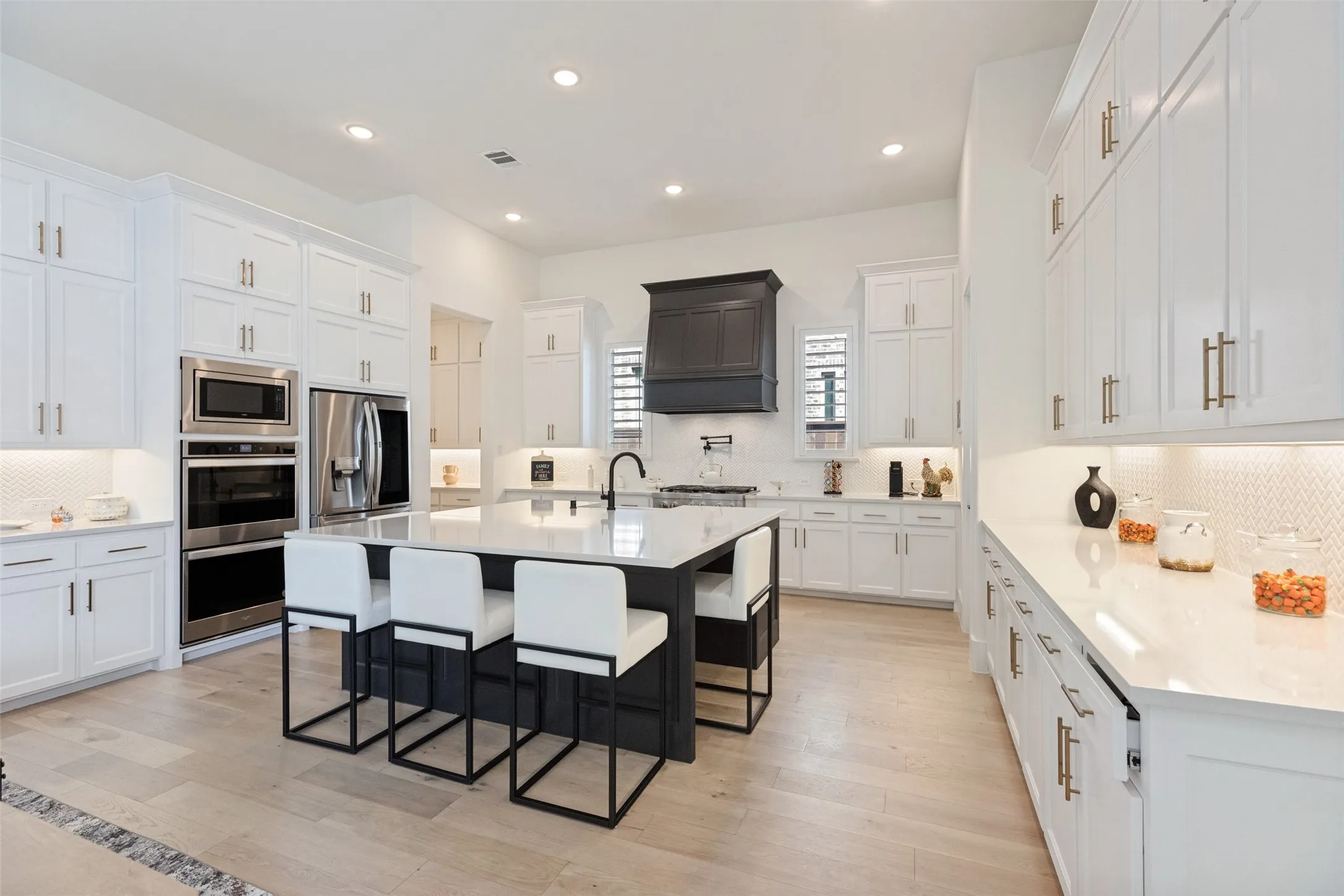 Single Family Residence For Sale in Collin County , 3121 Twin Eagles Drive, Celina, Texas 75009, 4 Bedroom, 6 Bathroom, 3 Garage spaces, 3,862 Sqft, built in 2020, mls#21401239, Real Estate Agent in Celina, Homes For Sale in Collin county, Homes For Sale in Celina, Realtor in Celina Texas, Real Estate Brokerage Independent Realty Texas, Luminita Cordes Realtor