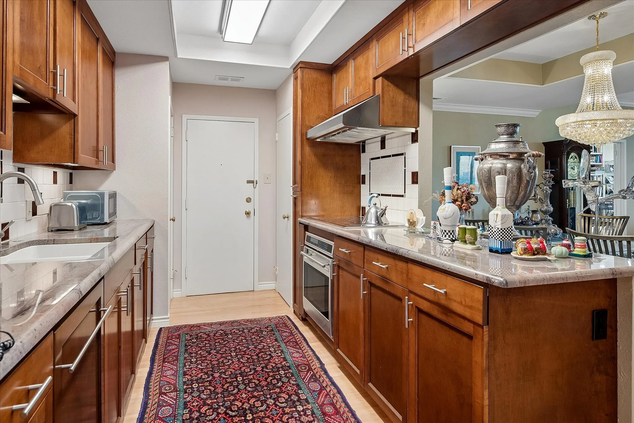 Condominium For Sale in Dallas County , 6335 W Northwest Highway 1117, Dallas, Texas 75225, 2 Bedroom, 3 Bathroom, 1 Garage spaces, 2,126 Sqft, built in 1966, mls#21398398, Real Estate Agent in Dallas, Homes For Sale in Dallas county, Homes For Sale in Dallas, Realtor in Dallas Texas, Real Estate Brokerage Independent Realty Texas, Luminita Cordes Realtor