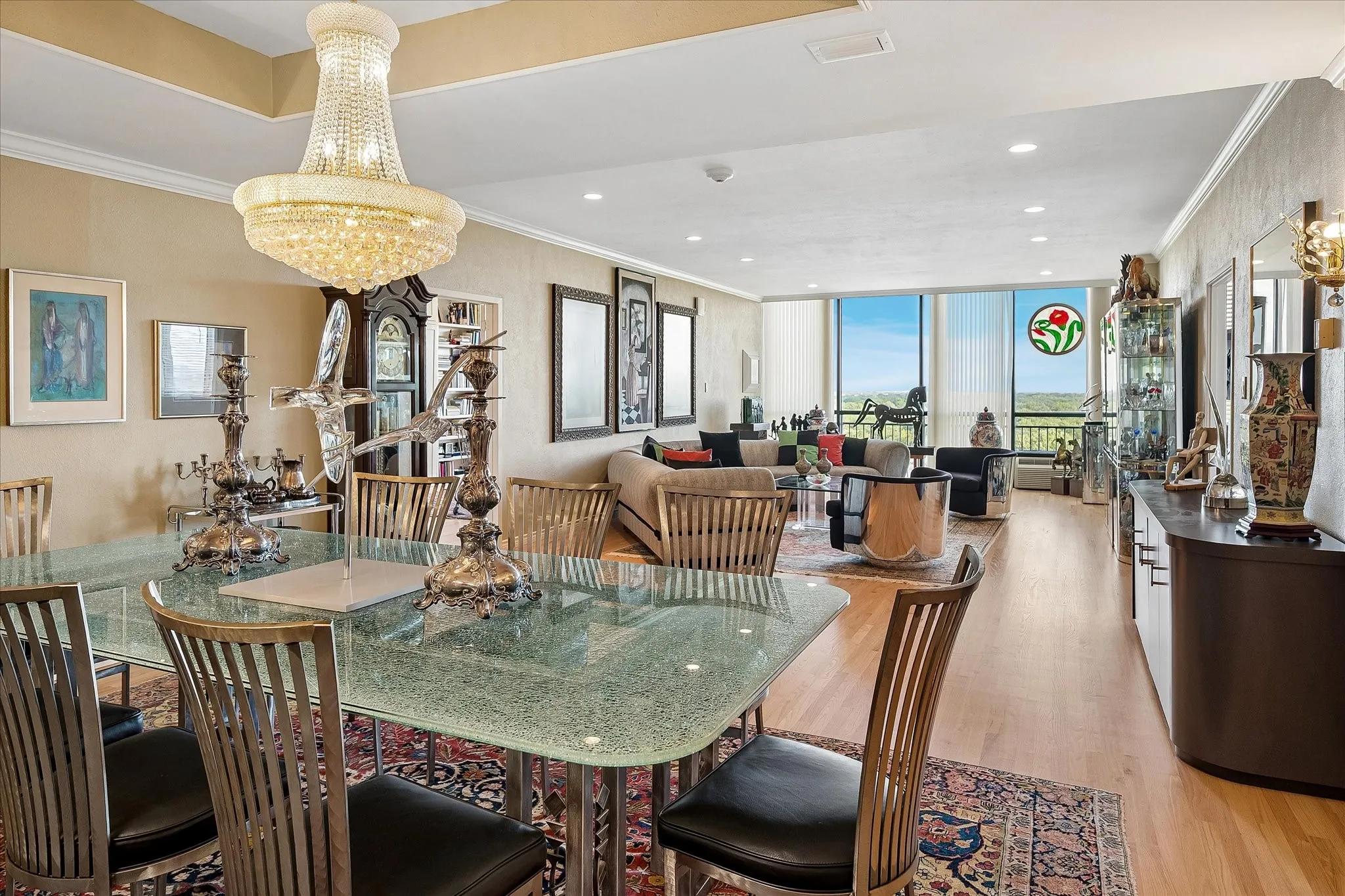 Condominium For Sale in Dallas County , 6335 W Northwest Highway 1117, Dallas, Texas 75225, 2 Bedroom, 3 Bathroom, 1 Garage spaces, 2,126 Sqft, built in 1966, mls#21398398, Real Estate Agent in Dallas, Homes For Sale in Dallas county, Homes For Sale in Dallas, Realtor in Dallas Texas, Real Estate Brokerage Independent Realty Texas, Luminita Cordes Realtor