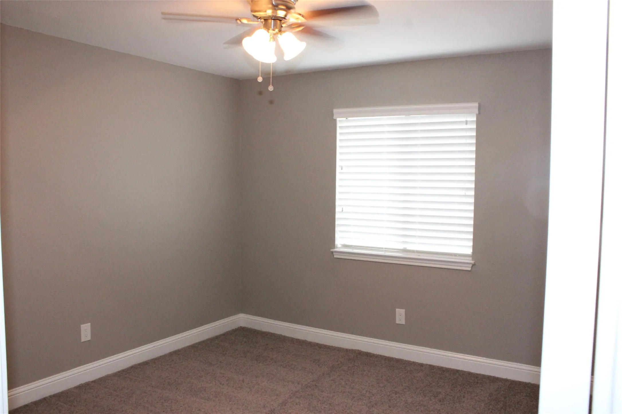 Single Family Residence For Rent in Collin County , 824 Shannon Drive, Plano, Texas 75025, 3 Bedroom, 2 Bathroom, 2 Garage spaces, 1,848 Sqft, built in 1984, mls#21401329, Real Estate Agent in Plano, Homes For Rent in Collin county, Homes For Rent in Plano, Realtor in Plano Texas, Real Estate Brokerage Independent Realty Texas, Luminita Cordes Realtor