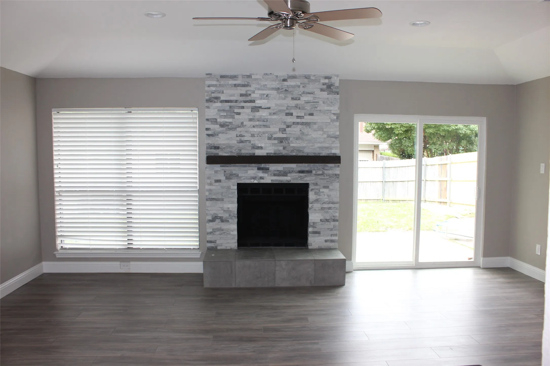 Single Family Residence For Rent in Collin County , 824 Shannon Drive, Plano, Texas 75025, 3 Bedroom, 2 Bathroom, 2 Garage spaces, 1,848 Sqft, built in 1984, mls#21401329, Real Estate Agent in Plano, Homes For Rent in Collin county, Homes For Rent in Plano, Realtor in Plano Texas, Real Estate Brokerage Independent Realty Texas, Luminita Cordes Realtor