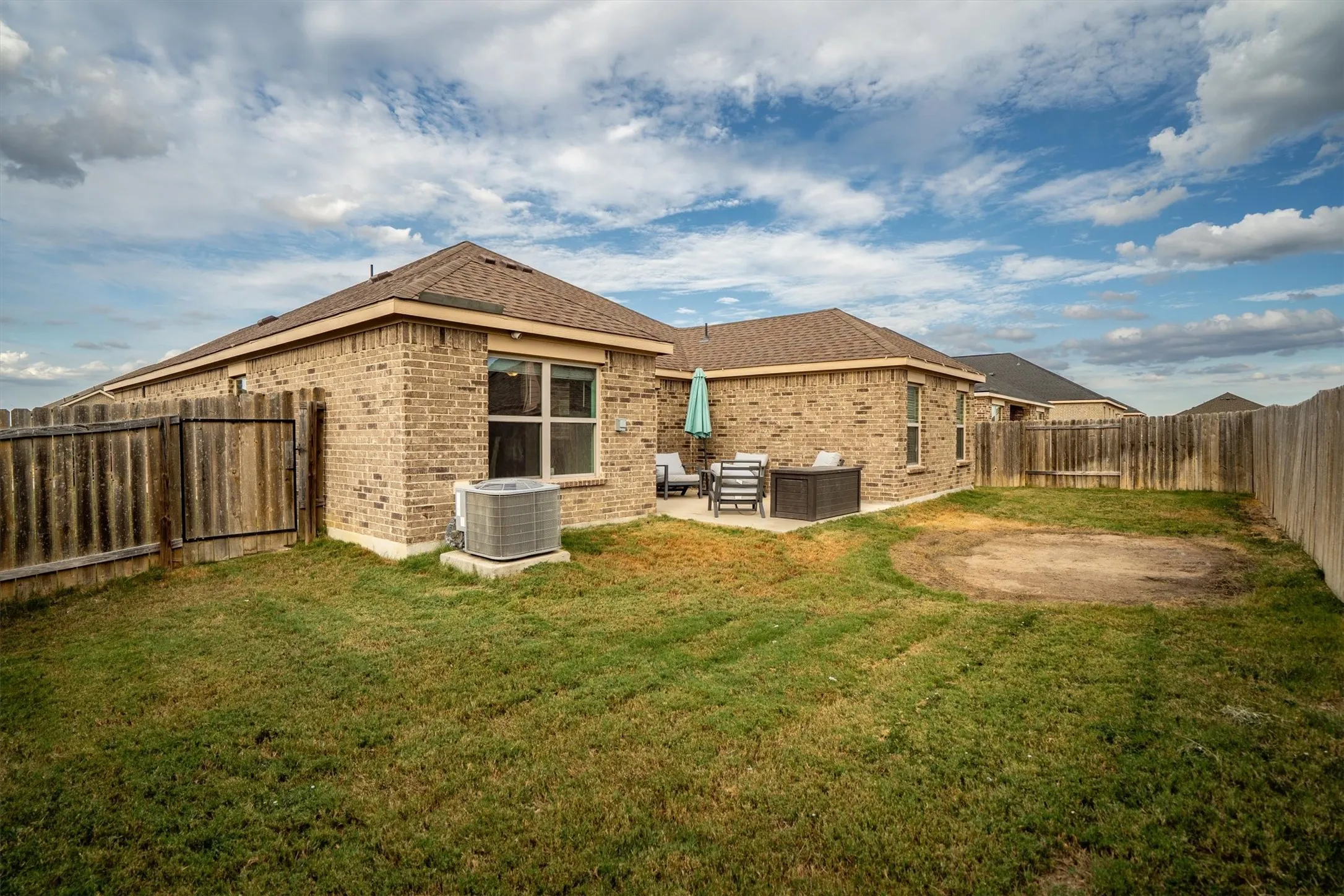 Single Family Residence For Sale in Denton County , 4006 Lakeview Drive, Sanger, Texas 76266, 3 Bedroom, 2 Bathroom, 2 Garage spaces, 1,650 Sqft, built in 2020, mls#21400131, Real Estate Agent in Sanger, Homes For Sale in Denton county, Homes For Sale in Sanger, Realtor in Sanger Texas, Real Estate Brokerage Independent Realty Texas, Luminita Cordes Realtor