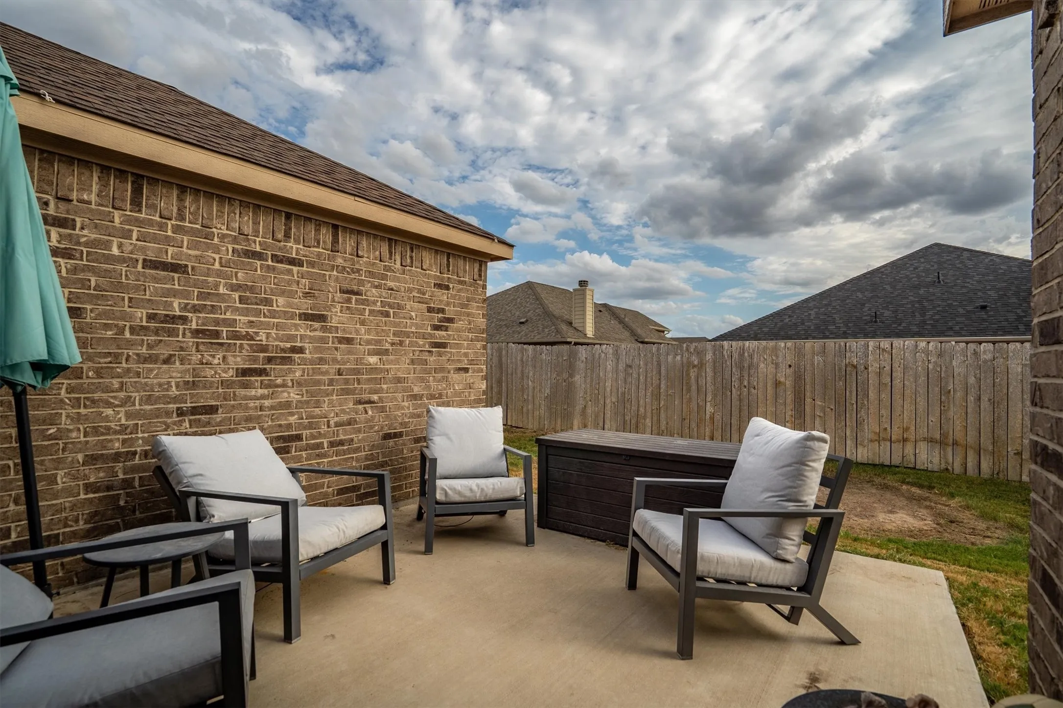 Single Family Residence For Sale in Denton County , 4006 Lakeview Drive, Sanger, Texas 76266, 3 Bedroom, 2 Bathroom, 2 Garage spaces, 1,650 Sqft, built in 2020, mls#21400131, Real Estate Agent in Sanger, Homes For Sale in Denton county, Homes For Sale in Sanger, Realtor in Sanger Texas, Real Estate Brokerage Independent Realty Texas, Luminita Cordes Realtor
