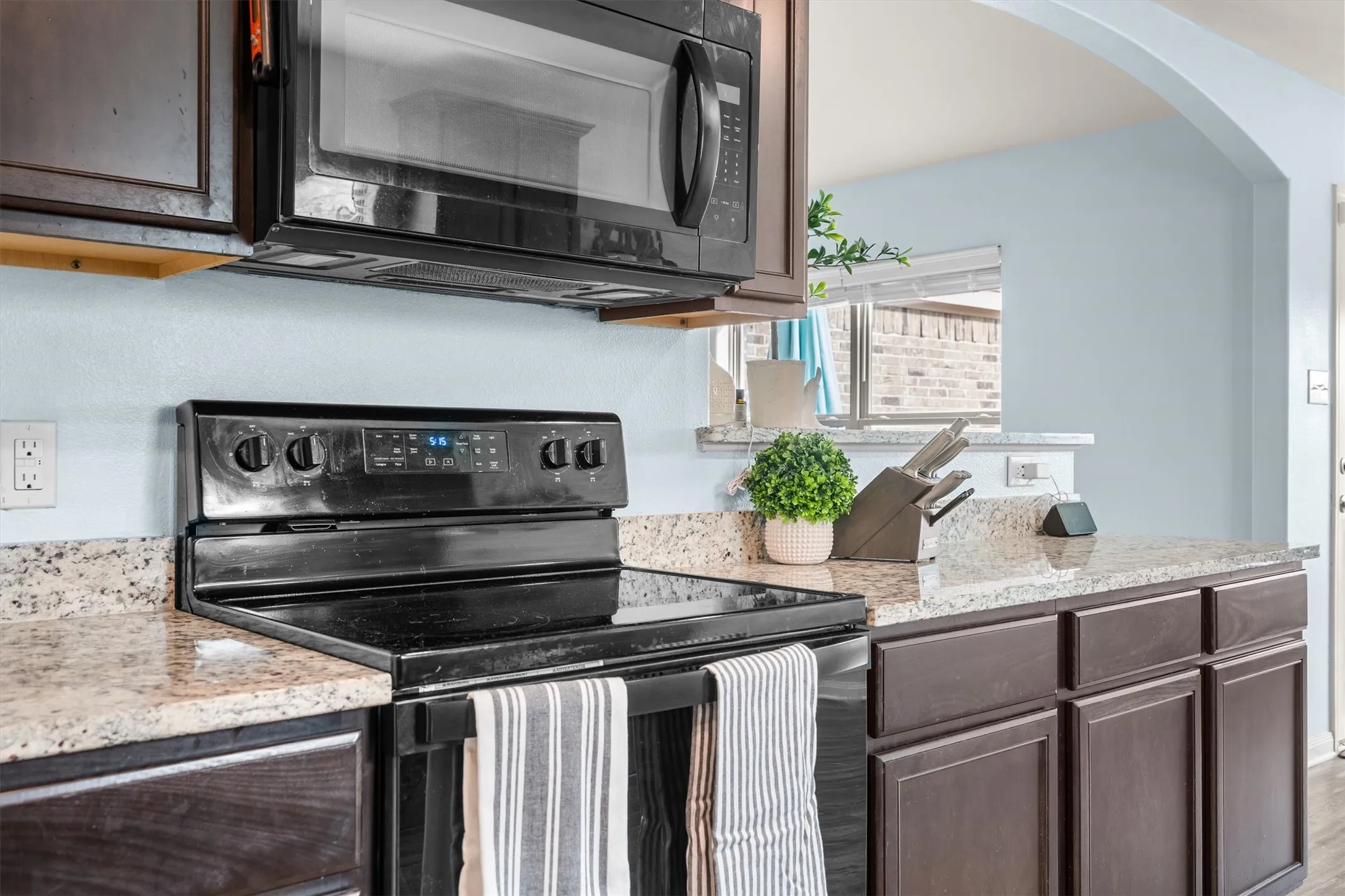 Single Family Residence For Sale in Denton County , 4006 Lakeview Drive, Sanger, Texas 76266, 3 Bedroom, 2 Bathroom, 2 Garage spaces, 1,650 Sqft, built in 2020, mls#21400131, Real Estate Agent in Sanger, Homes For Sale in Denton county, Homes For Sale in Sanger, Realtor in Sanger Texas, Real Estate Brokerage Independent Realty Texas, Luminita Cordes Realtor