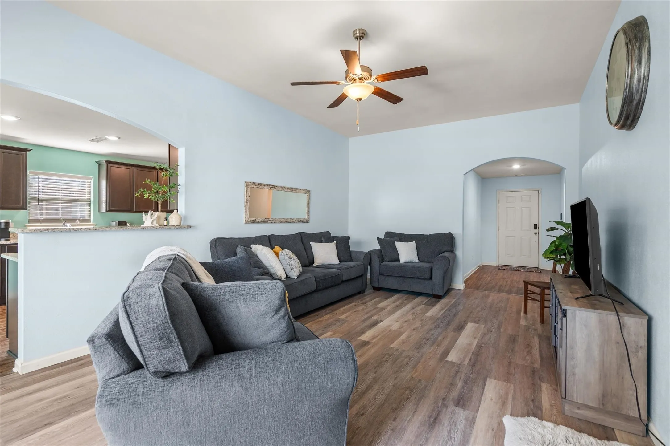 Single Family Residence For Sale in Denton County , 4006 Lakeview Drive, Sanger, Texas 76266, 3 Bedroom, 2 Bathroom, 2 Garage spaces, 1,650 Sqft, built in 2020, mls#21400131, Real Estate Agent in Sanger, Homes For Sale in Denton county, Homes For Sale in Sanger, Realtor in Sanger Texas, Real Estate Brokerage Independent Realty Texas, Luminita Cordes Realtor