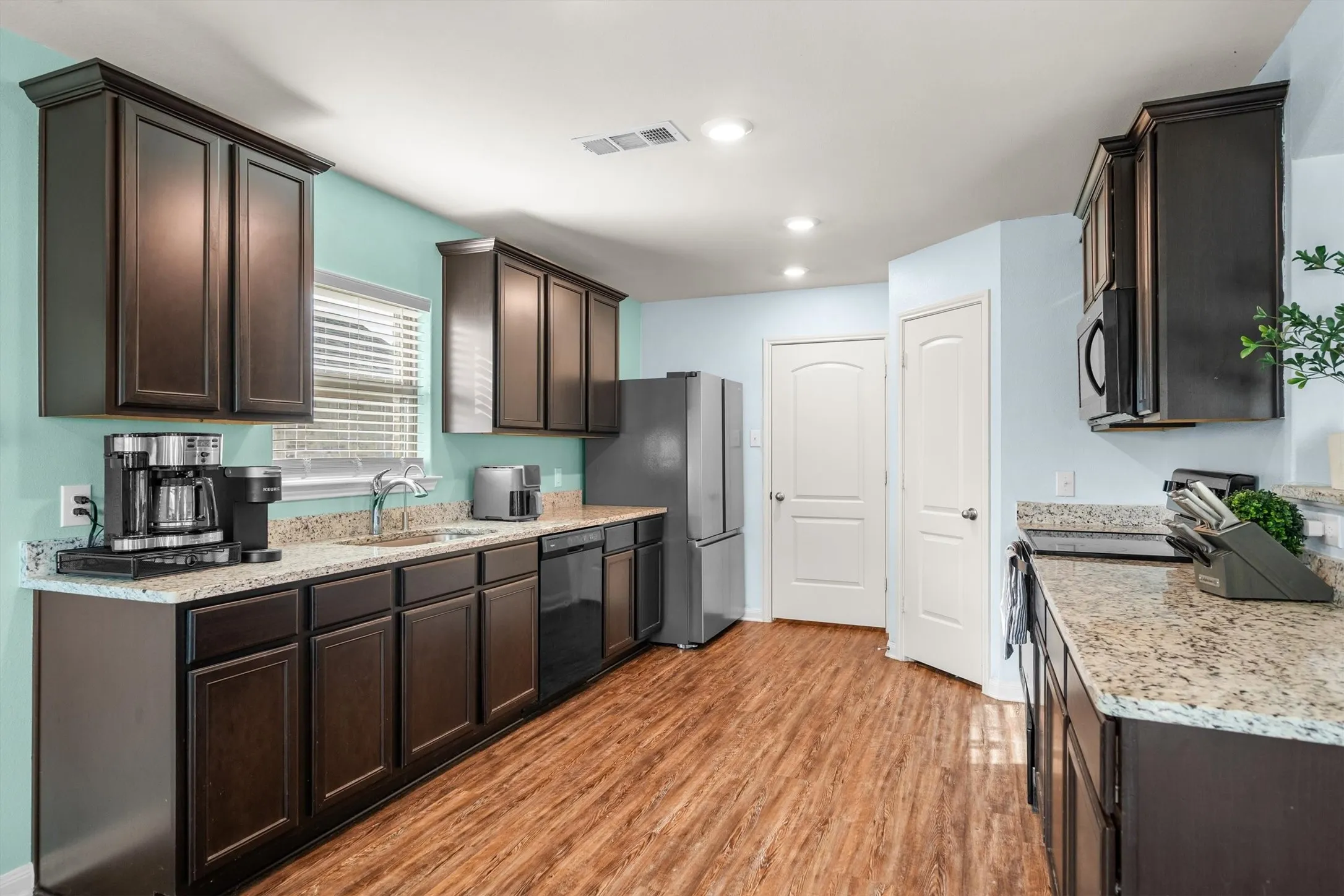 Extra wide kitchen space!