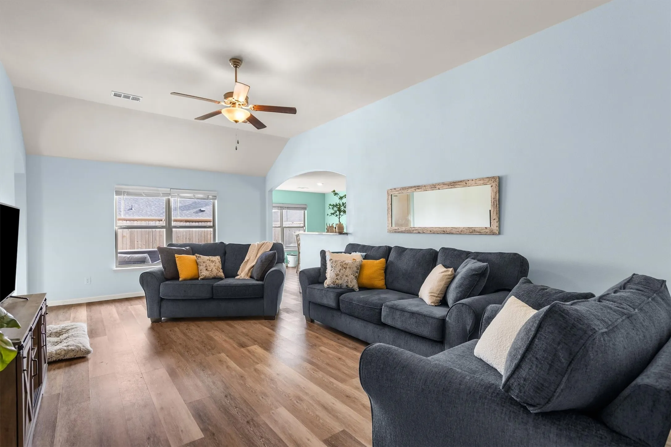 Single Family Residence For Sale in Denton County , 4006 Lakeview Drive, Sanger, Texas 76266, 3 Bedroom, 2 Bathroom, 2 Garage spaces, 1,650 Sqft, built in 2020, mls#21400131, Real Estate Agent in Sanger, Homes For Sale in Denton county, Homes For Sale in Sanger, Realtor in Sanger Texas, Real Estate Brokerage Independent Realty Texas, Luminita Cordes Realtor