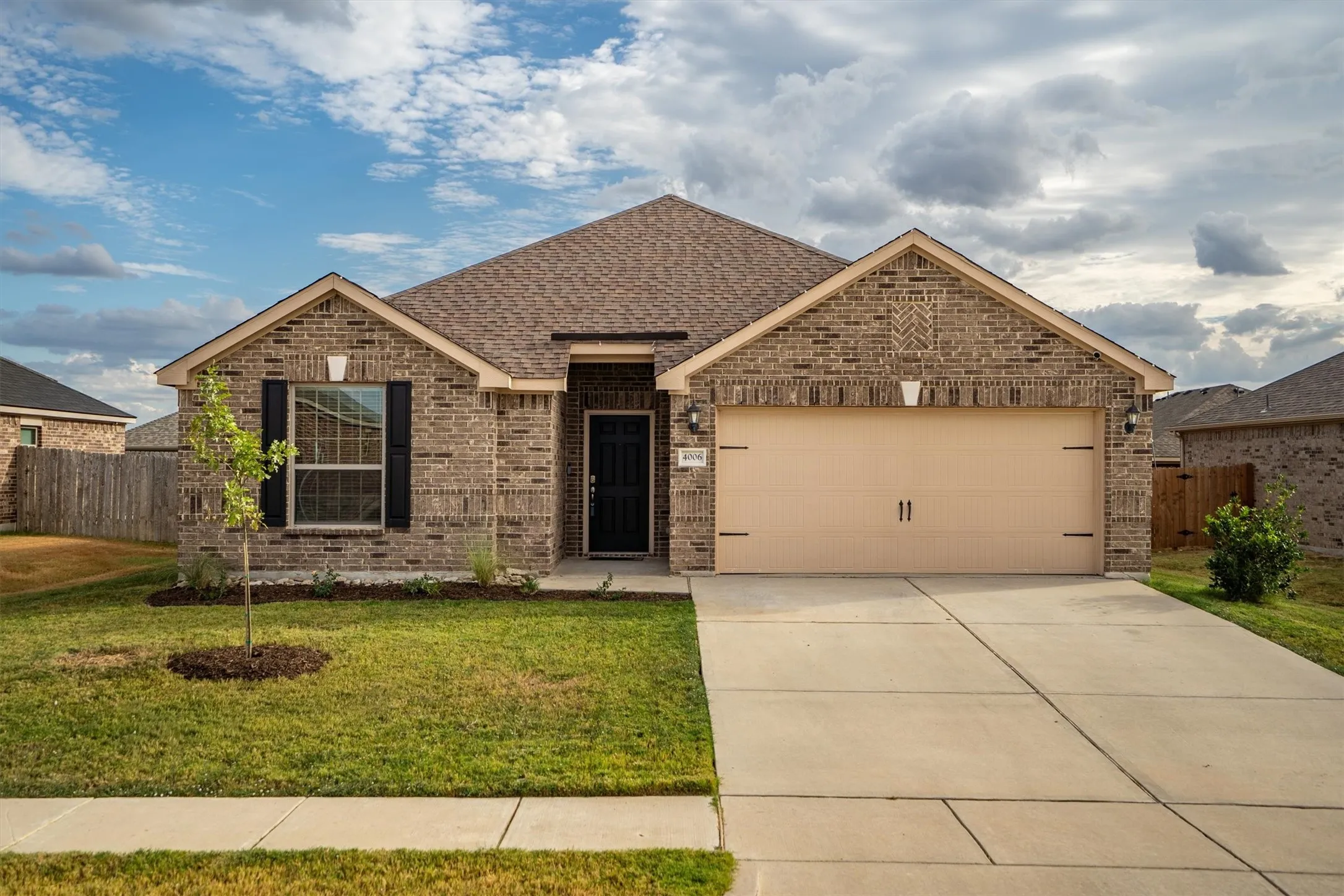 Single Family Residence For Sale in Denton County , 4006 Lakeview Drive, Sanger, Texas 76266, 3 Bedroom, 2 Bathroom, 2 Garage spaces, 1,650 Sqft, built in 2020, mls#21400131, Real Estate Agent in Sanger, Homes For Sale in Denton county, Homes For Sale in Sanger, Realtor in Sanger Texas, Real Estate Brokerage Independent Realty Texas, Luminita Cordes Realtor