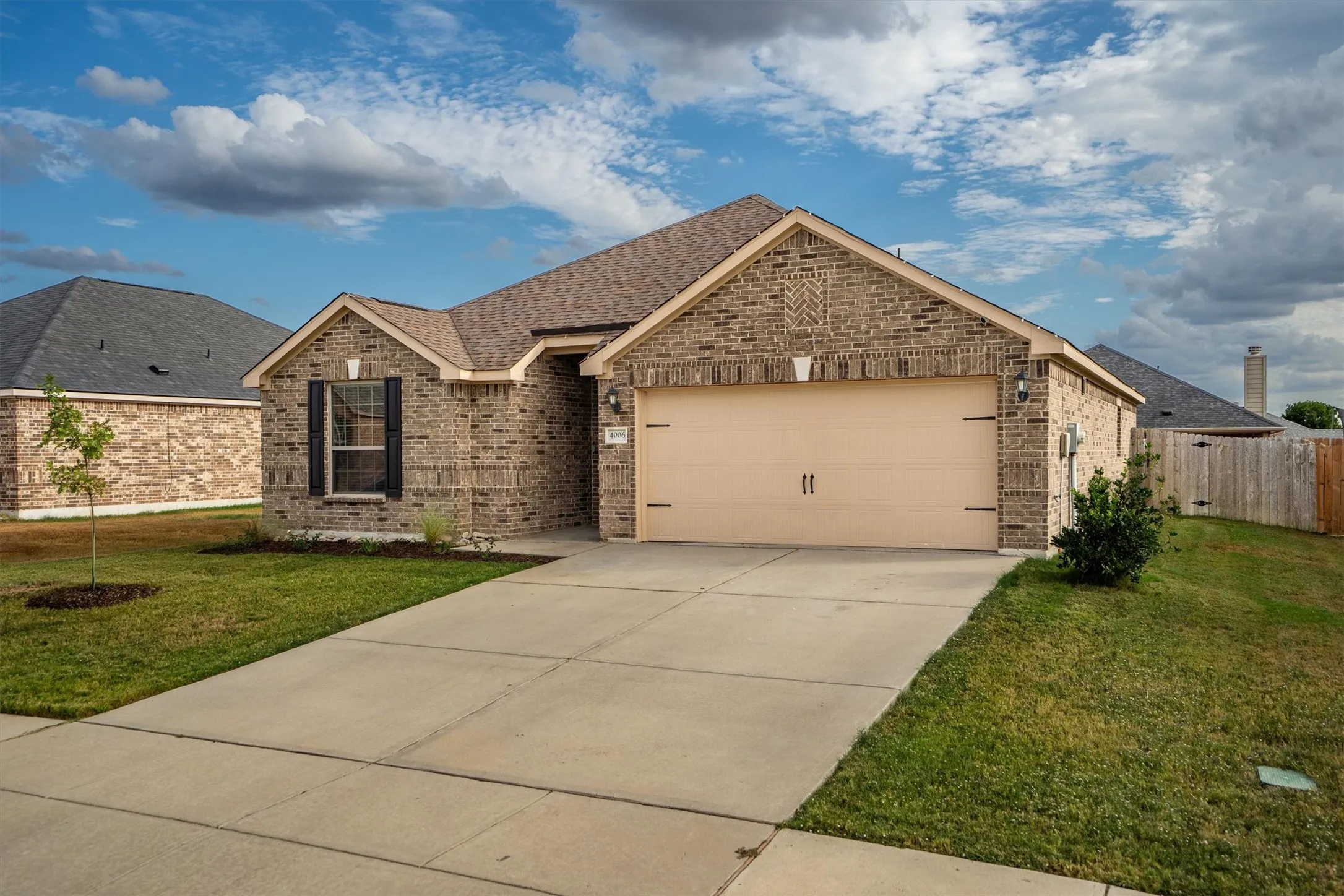 Single Family Residence For Sale in Denton County , 4006 Lakeview Drive, Sanger, Texas 76266, 3 Bedroom, 2 Bathroom, 2 Garage spaces, 1,650 Sqft, built in 2020, mls#21400131, Real Estate Agent in Sanger, Homes For Sale in Denton county, Homes For Sale in Sanger, Realtor in Sanger Texas, Real Estate Brokerage Independent Realty Texas, Luminita Cordes Realtor
