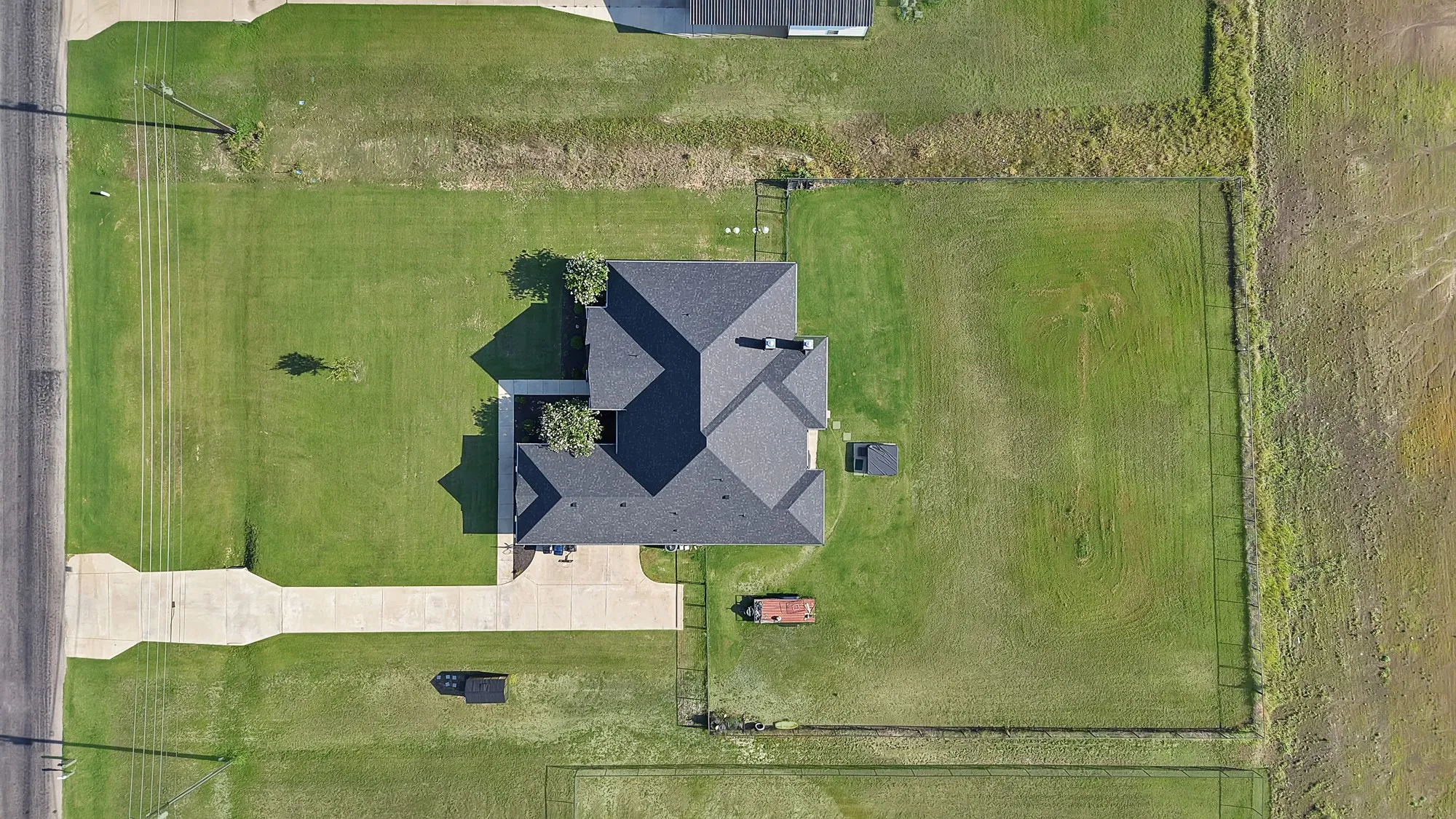 Single Family Residence For Sale in Grayson County , 259 Durning Road, Van Alstyne, Texas 75495, 4 Bedroom, 3 Bathroom, 3 Garage spaces, 3,066 Sqft, built in 2021, mls#21400953, Real Estate Agent in Van Alstyne, Homes For Sale in Grayson county, Homes For Sale in Van Alstyne, Realtor in Van Alstyne Texas, Real Estate Brokerage Independent Realty Texas, Luminita Cordes Realtor