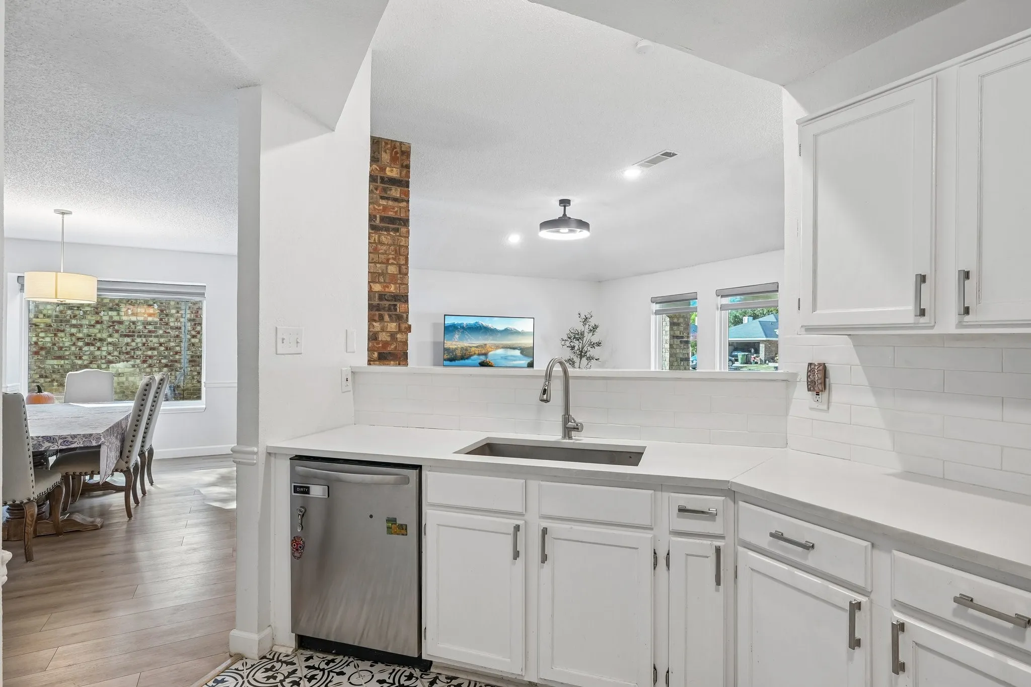 Look at this gorgeous kitchen