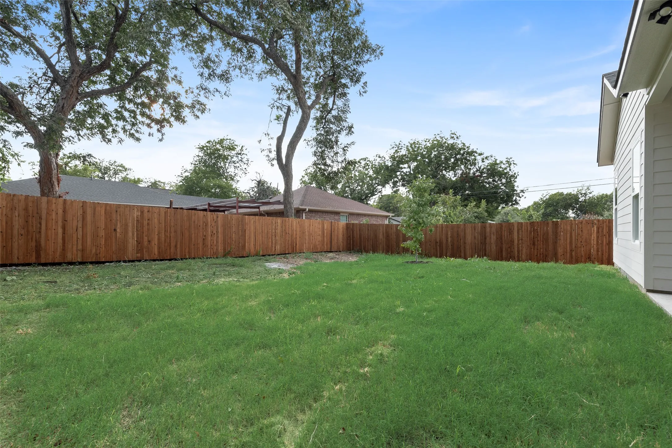 Single Family Residence For Sale in Dallas County , 1307 Diceman Avenue, Dallas, Texas 75203, 4 Bedroom, 4 Bathroom, 2 Garage spaces, 2,527 Sqft, built in 2026, mls#21401297, Real Estate Agent in Dallas, Homes For Sale in Dallas county, Homes For Sale in Dallas, Realtor in Dallas Texas, Real Estate Brokerage Independent Realty Texas, Luminita Cordes Realtor